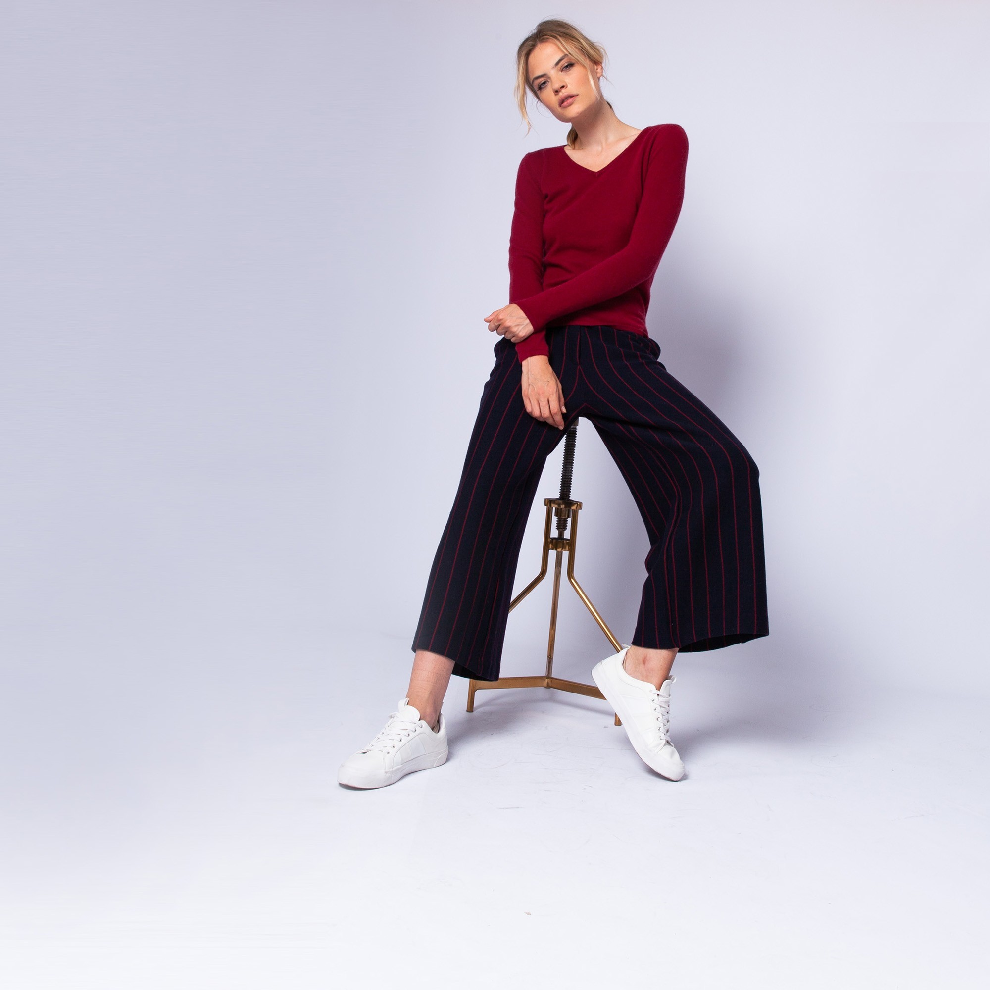 V collar cashmere jumper - Eniva