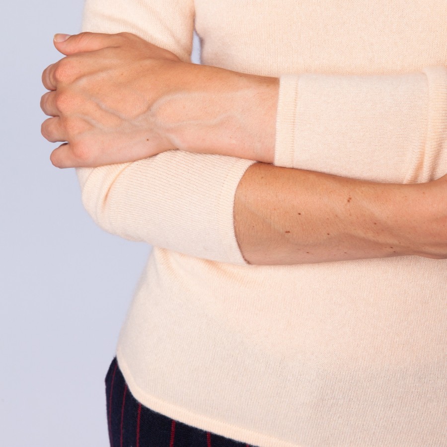 Pull col V en cachemire intemporel - Eniva