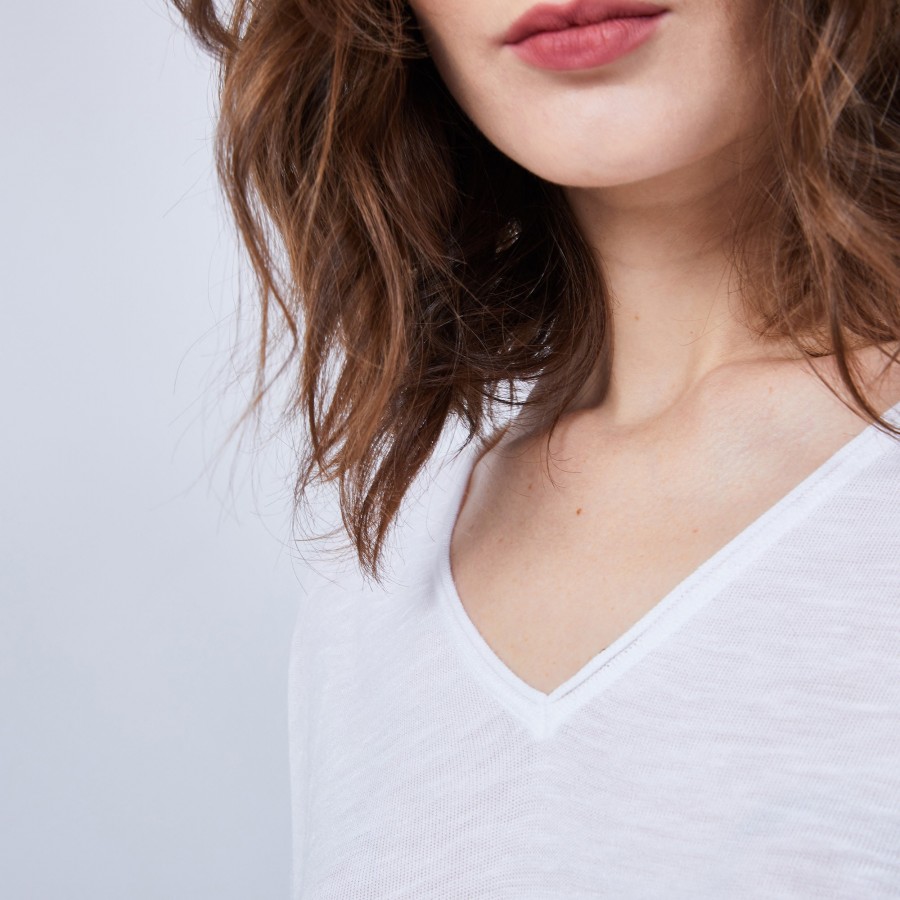 Camiseta solta com decote em V - Malou