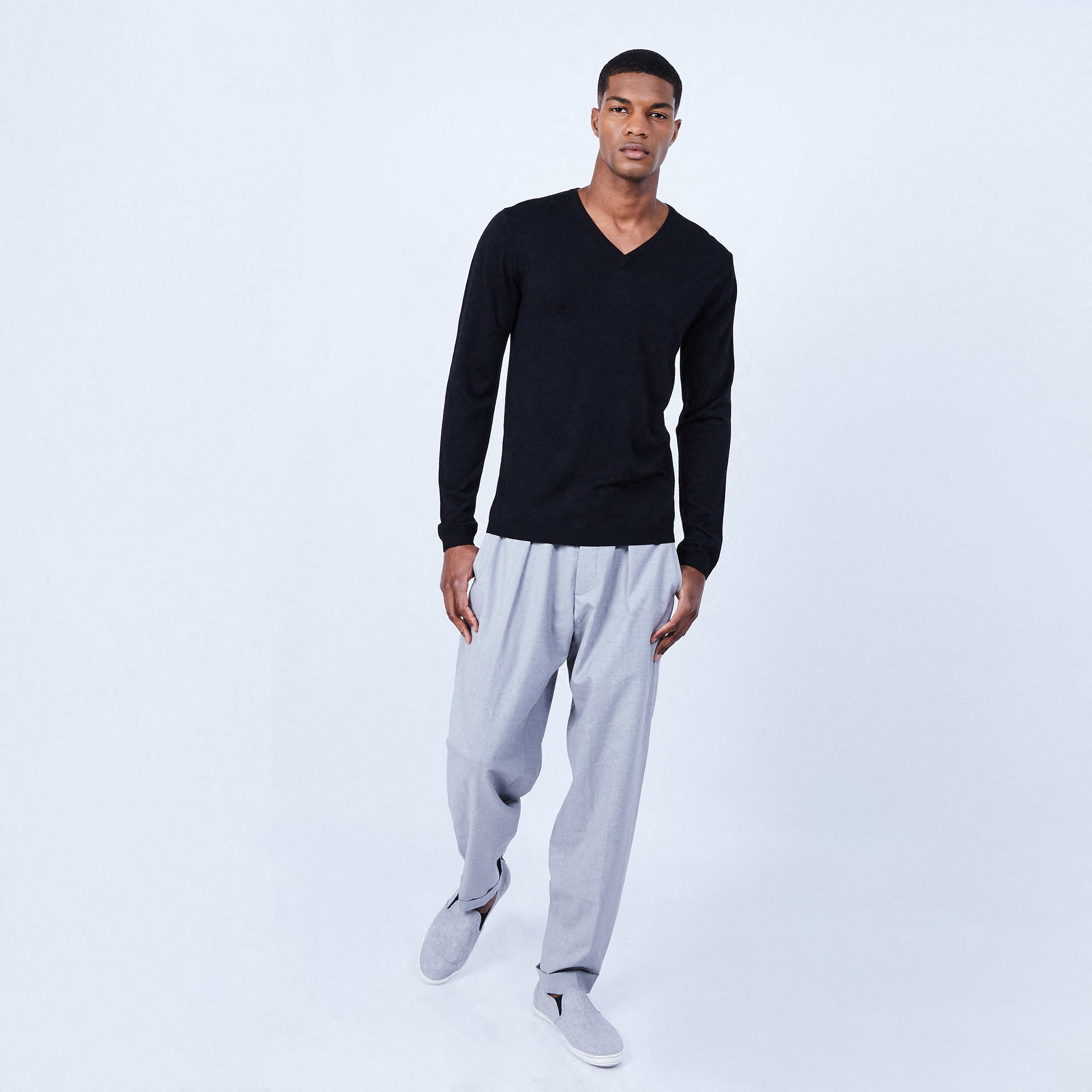 Pull col V en laine mérinos - Lorenzo 6410 noir - 01 Noir