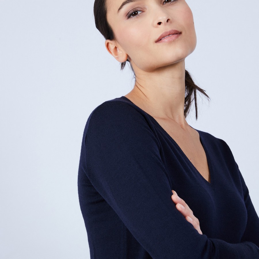 V-neck jumper in merino wool - Arya