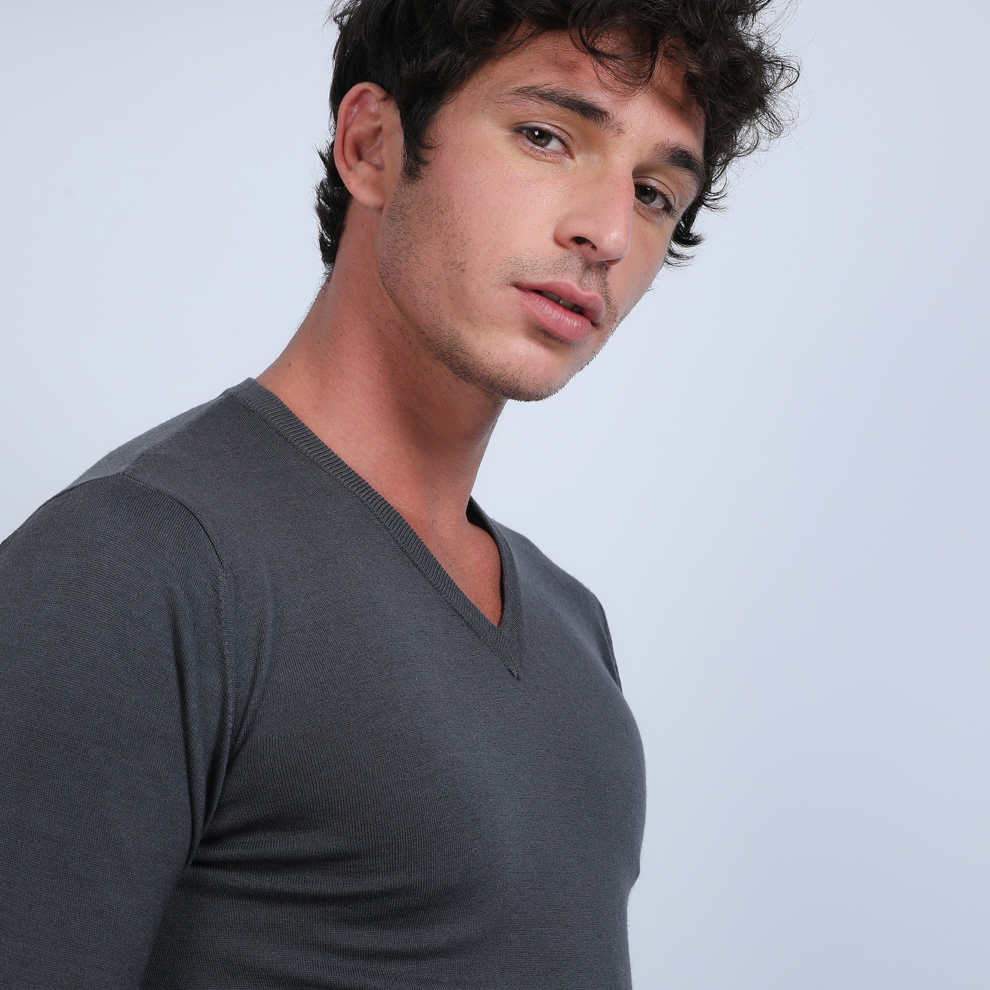 Pull col V en laine mérinos - Badyss 6611 gris anthracite - 10 gris foncé