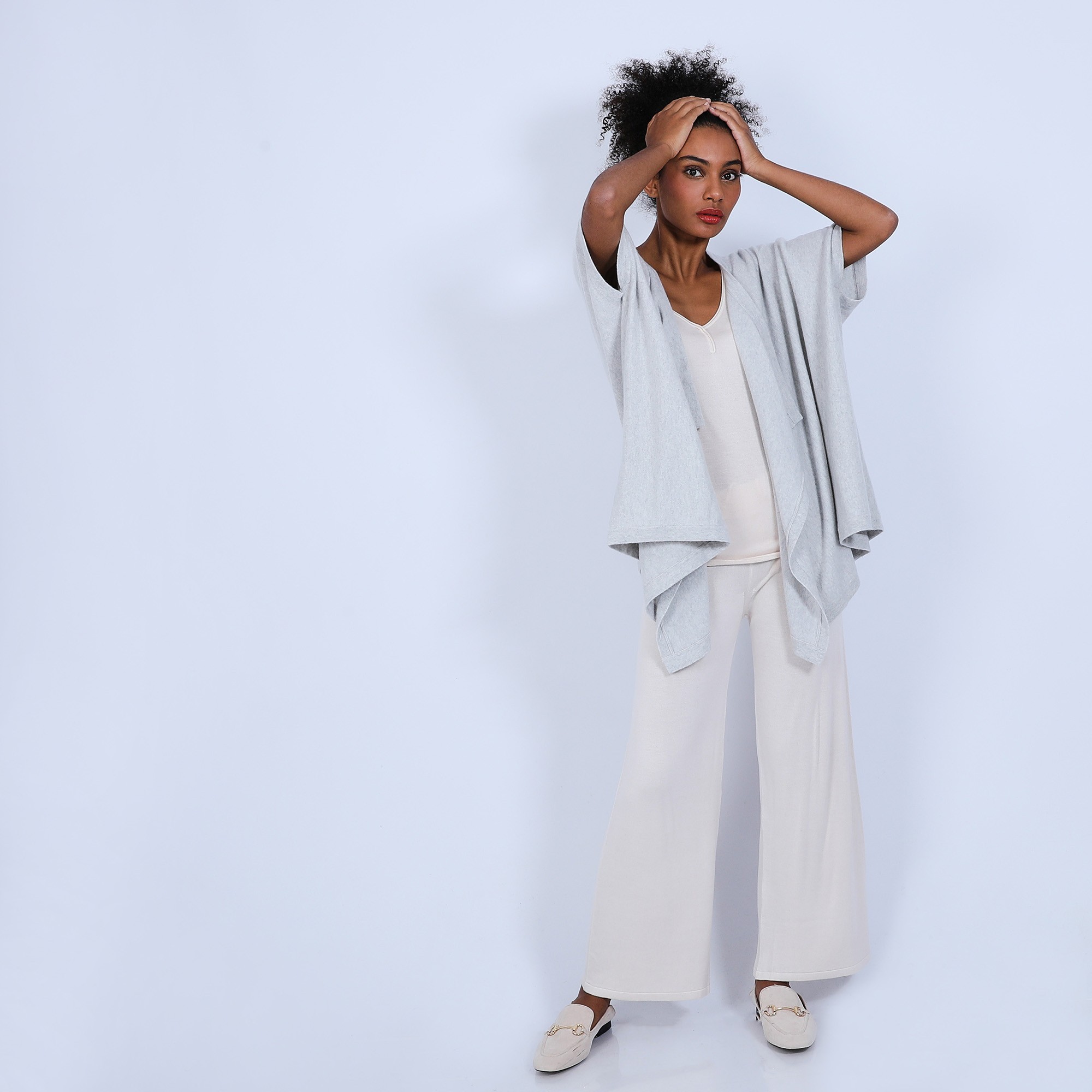 Gilet kimono sans manches - Oumi 6612 gris clair - 11 Gris clair