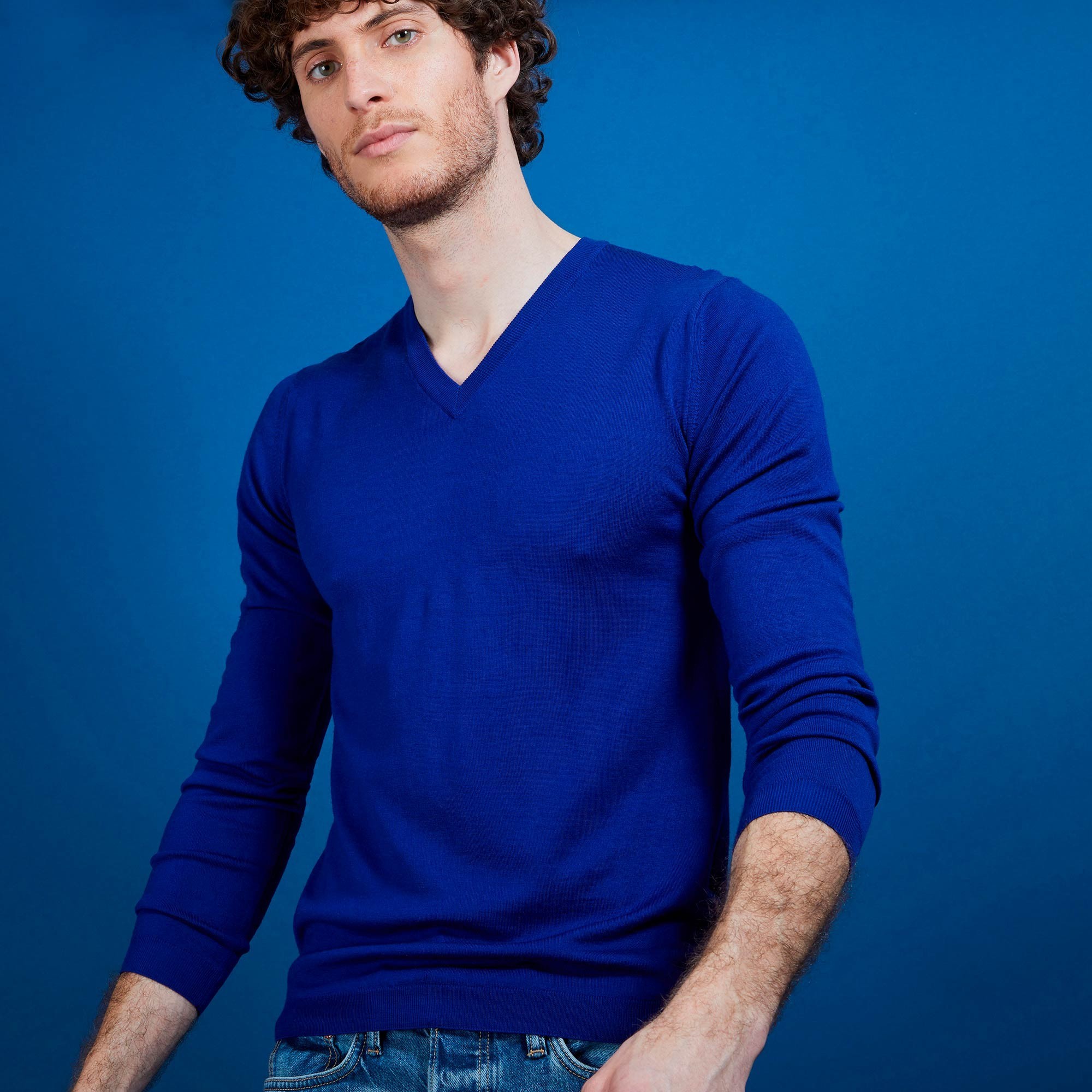 Pull col V en 100% laine mérinos - Badyss 6841 altitude - 48 Bleu roi