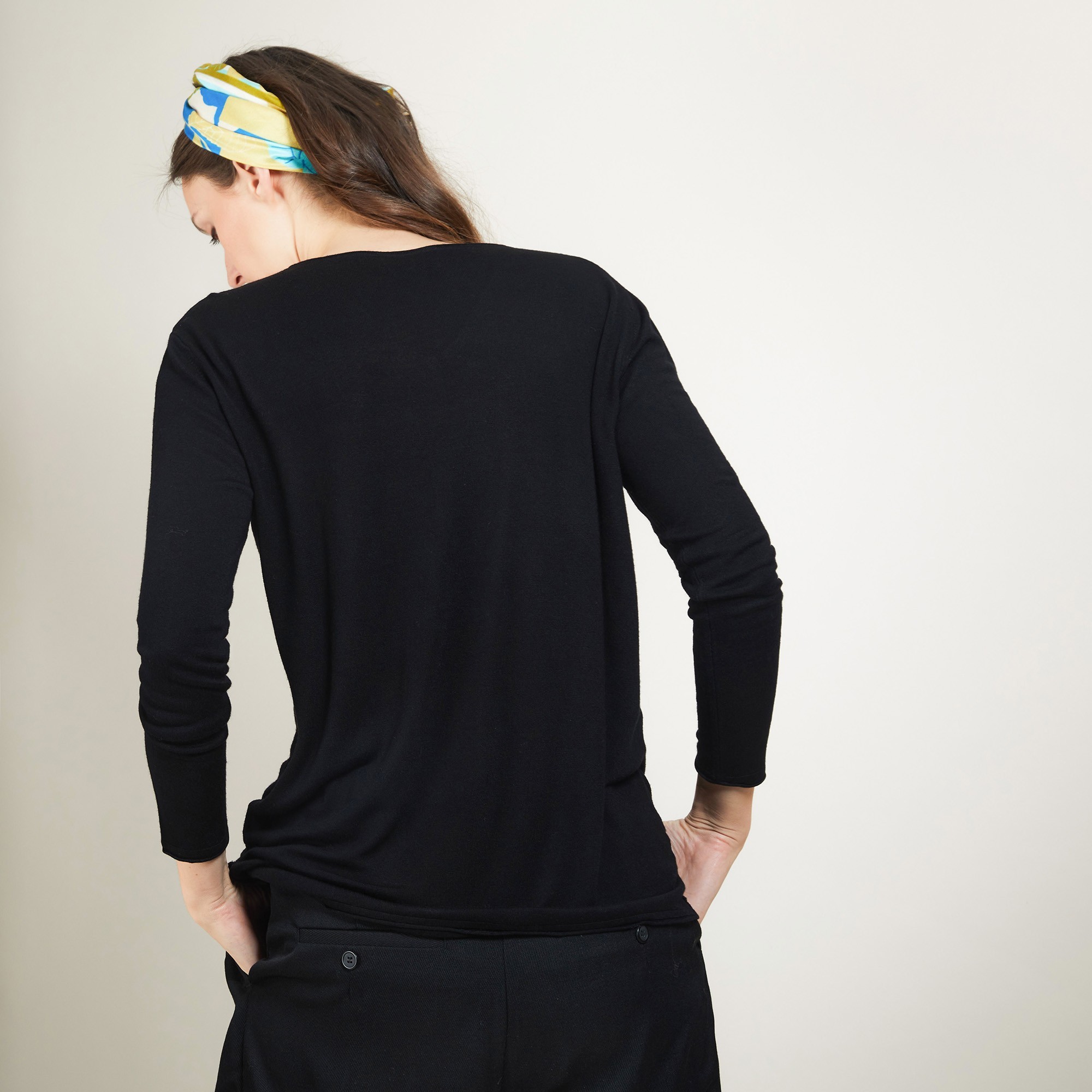 Pull col V en Bambou Cachemire - Barbara 7010 noir - 01 Noir