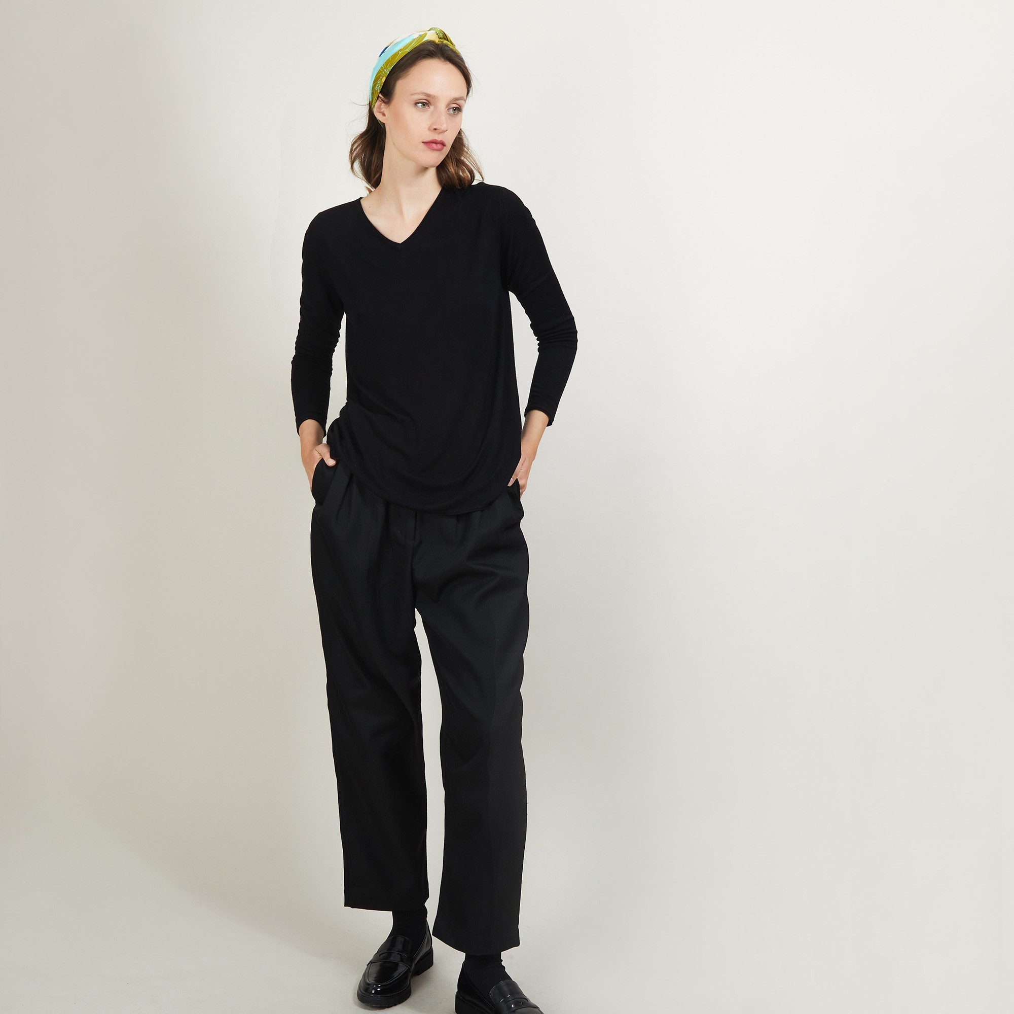 Pull col V en Bambou Cachemire - Barbara 7010 noir - 01 Noir