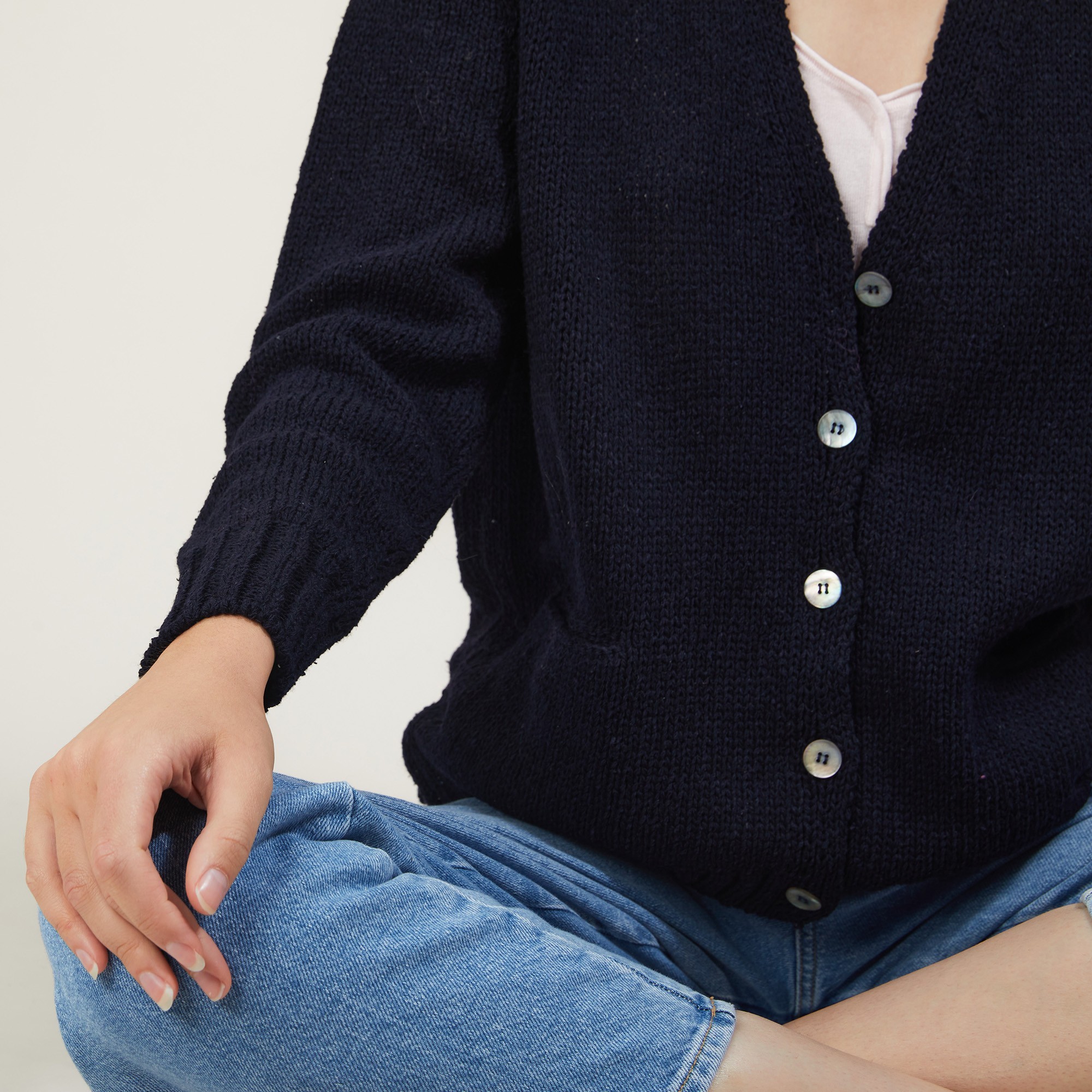 V-neck cardigan in wool and silk - Bilan