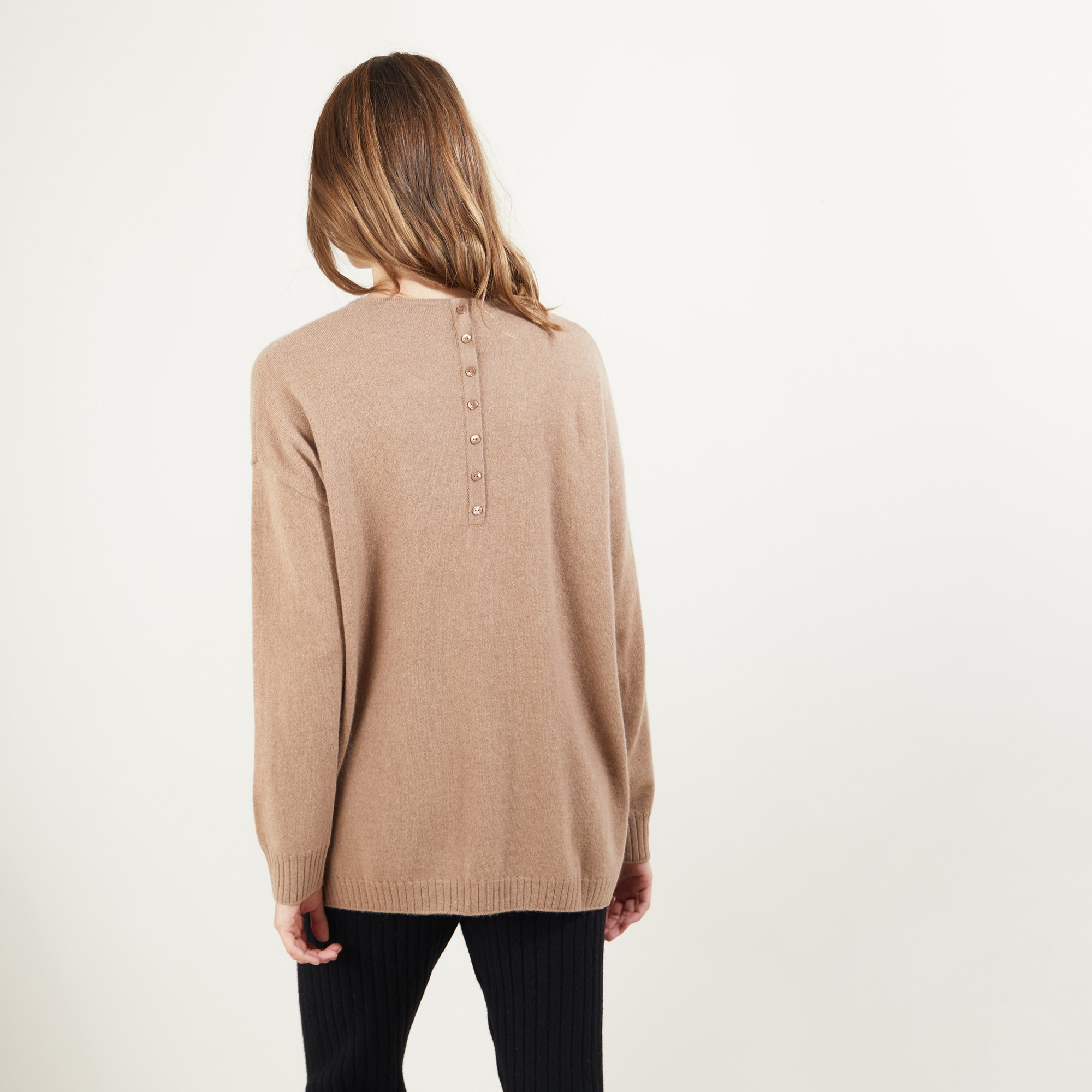 Pull boutonné au dos en cachemire - Bahia 7010 noir - 01 Noir