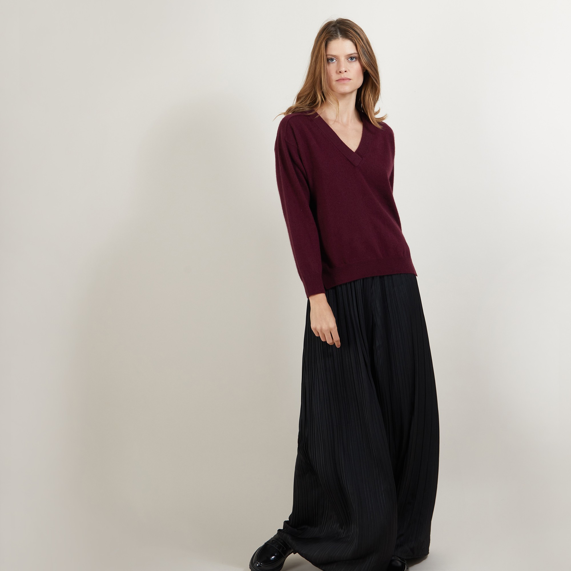 Cashmere V-neck sweater with slits - Barnabe