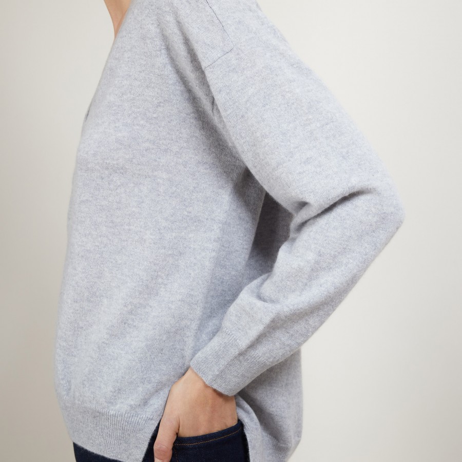 Cashmere V-neck sweater with slits - Barnabe