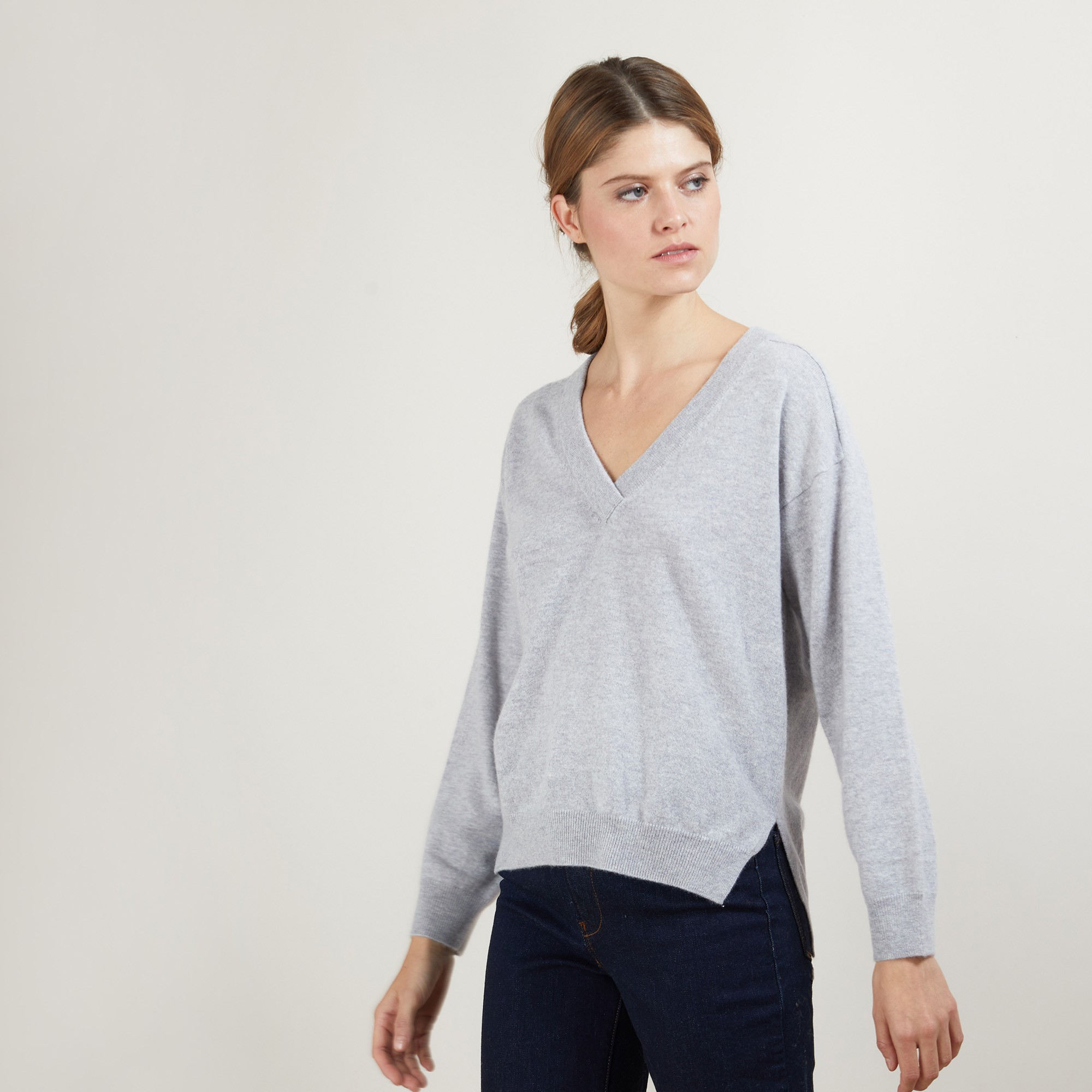Cashmere V-neck sweater with slits - Barnabe
