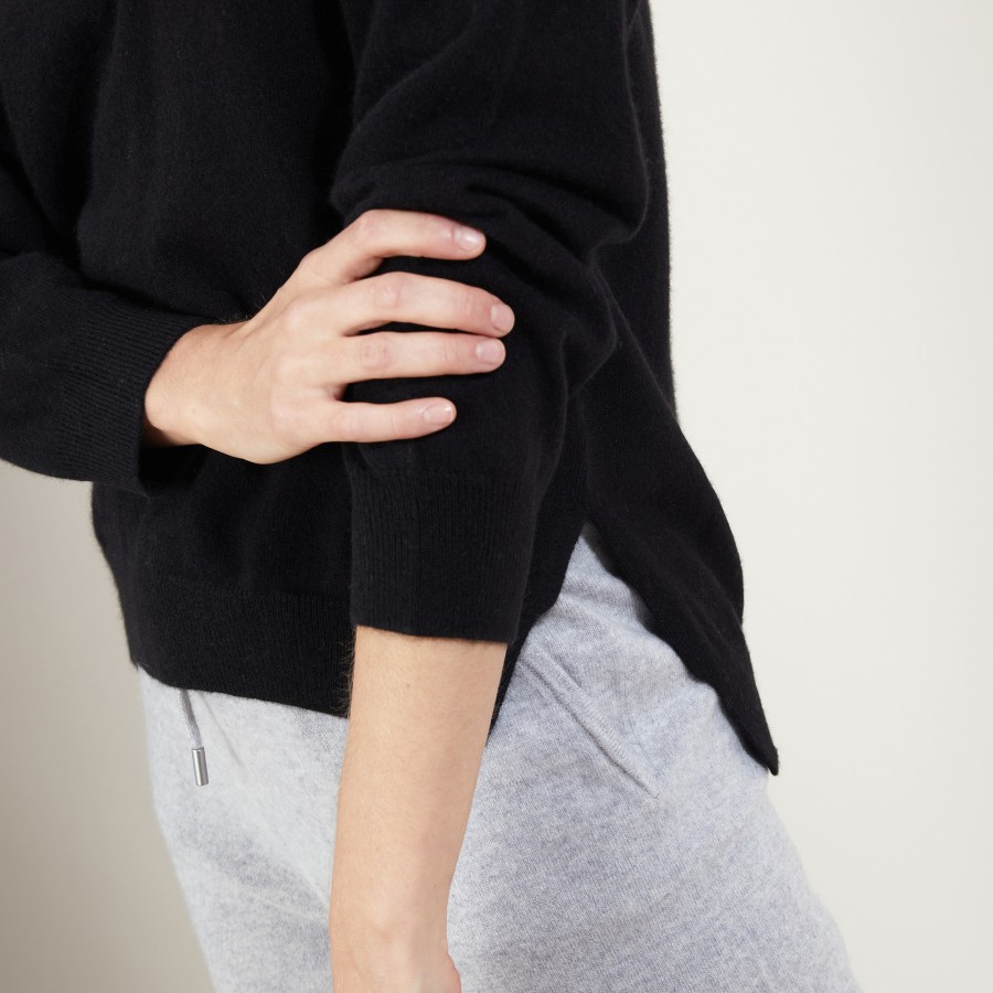 Suéter de cashmere com decote em V e fendas - Barnabe