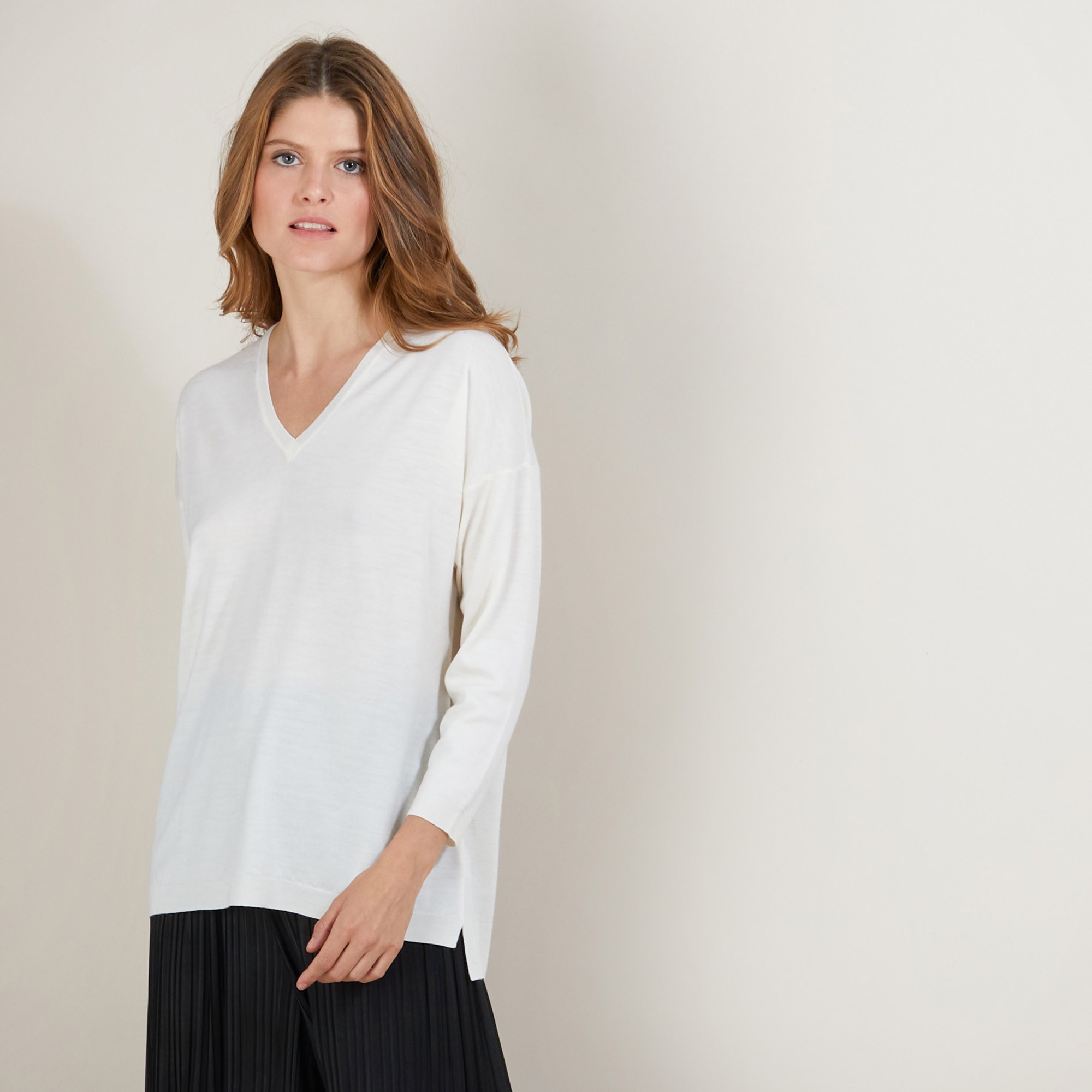 Pull à fentes col v en laine - Bernice 7002 arome - 82 Ecru