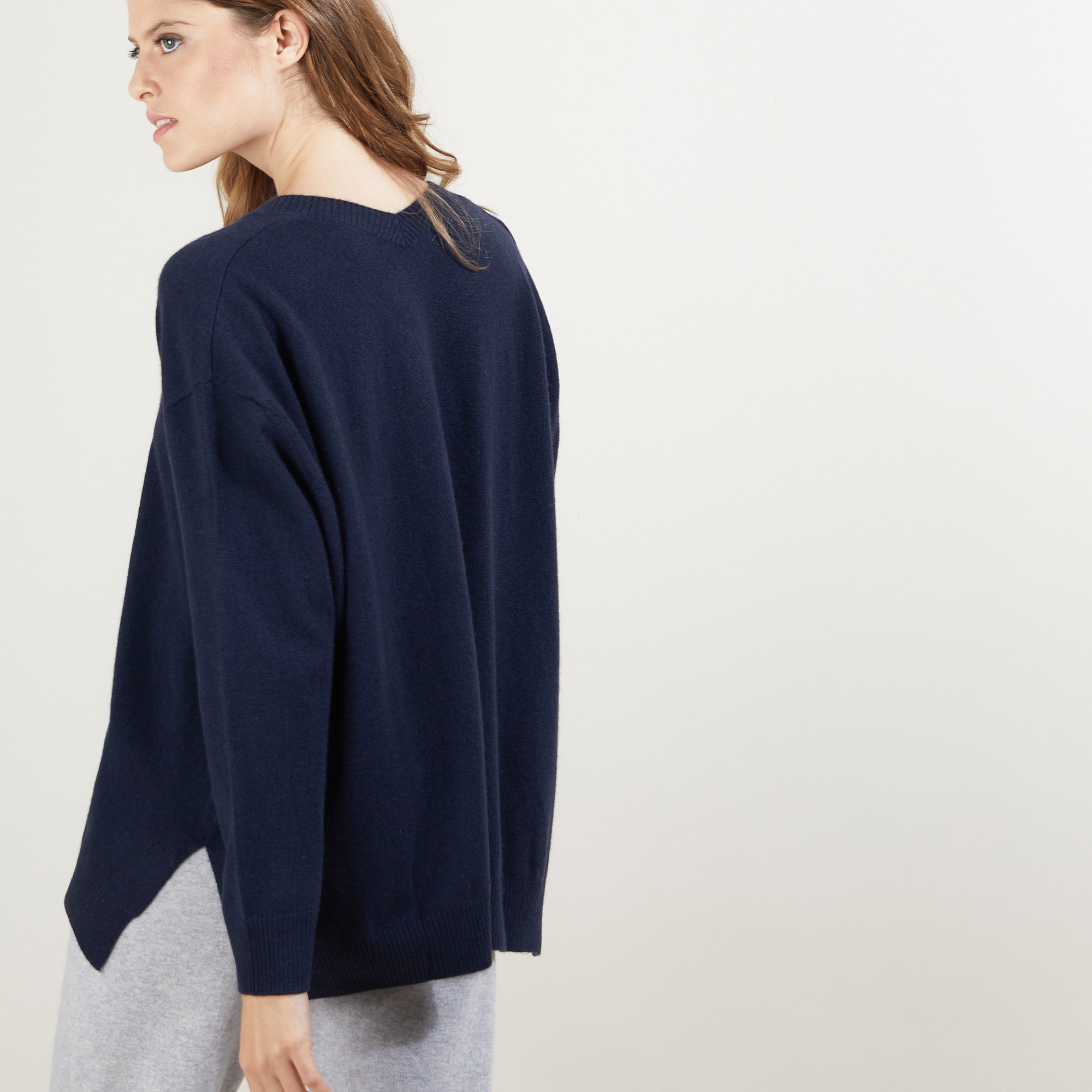 Pull en cachemire col V avec fentes - Brendao 7011 ombre - 10 Gris foncé