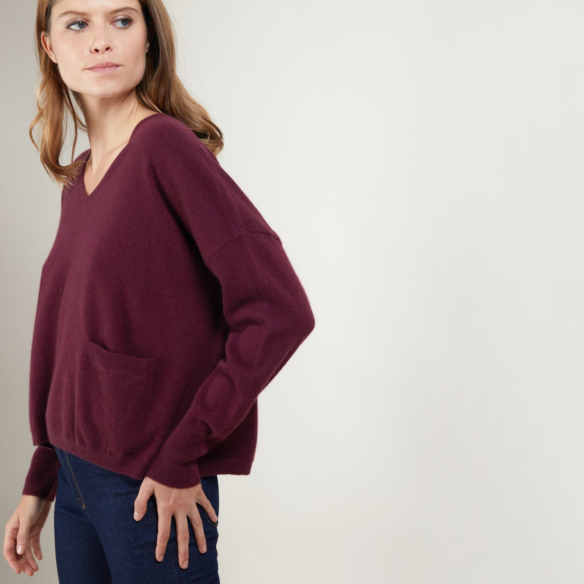 Pull court col V en cachemire - Balba 7085 damas - 18 Violet foncé