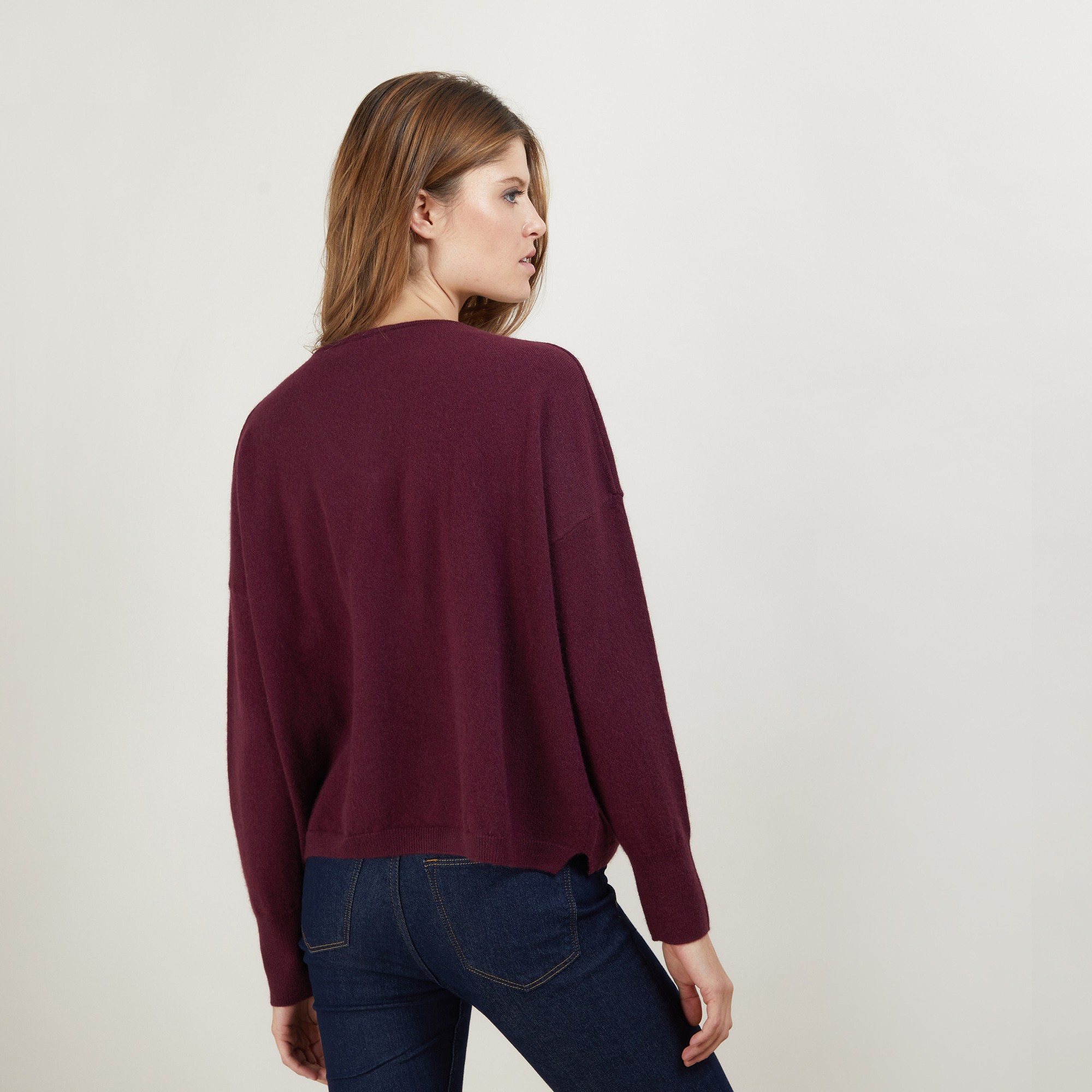 Pull court col V en cachemire - Balba 7085 damas - 18 Violet foncé