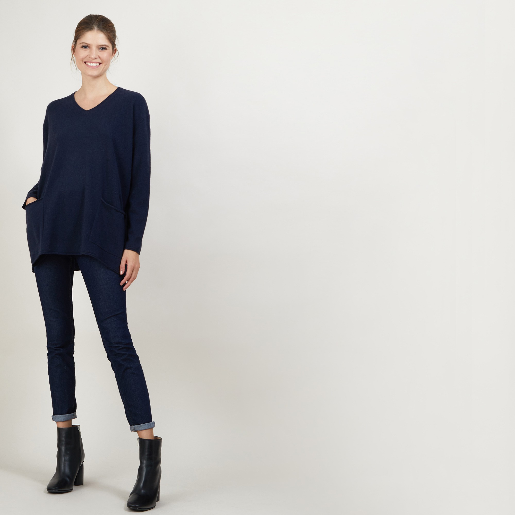 Loose V-neck cashmere sweater - Belinda