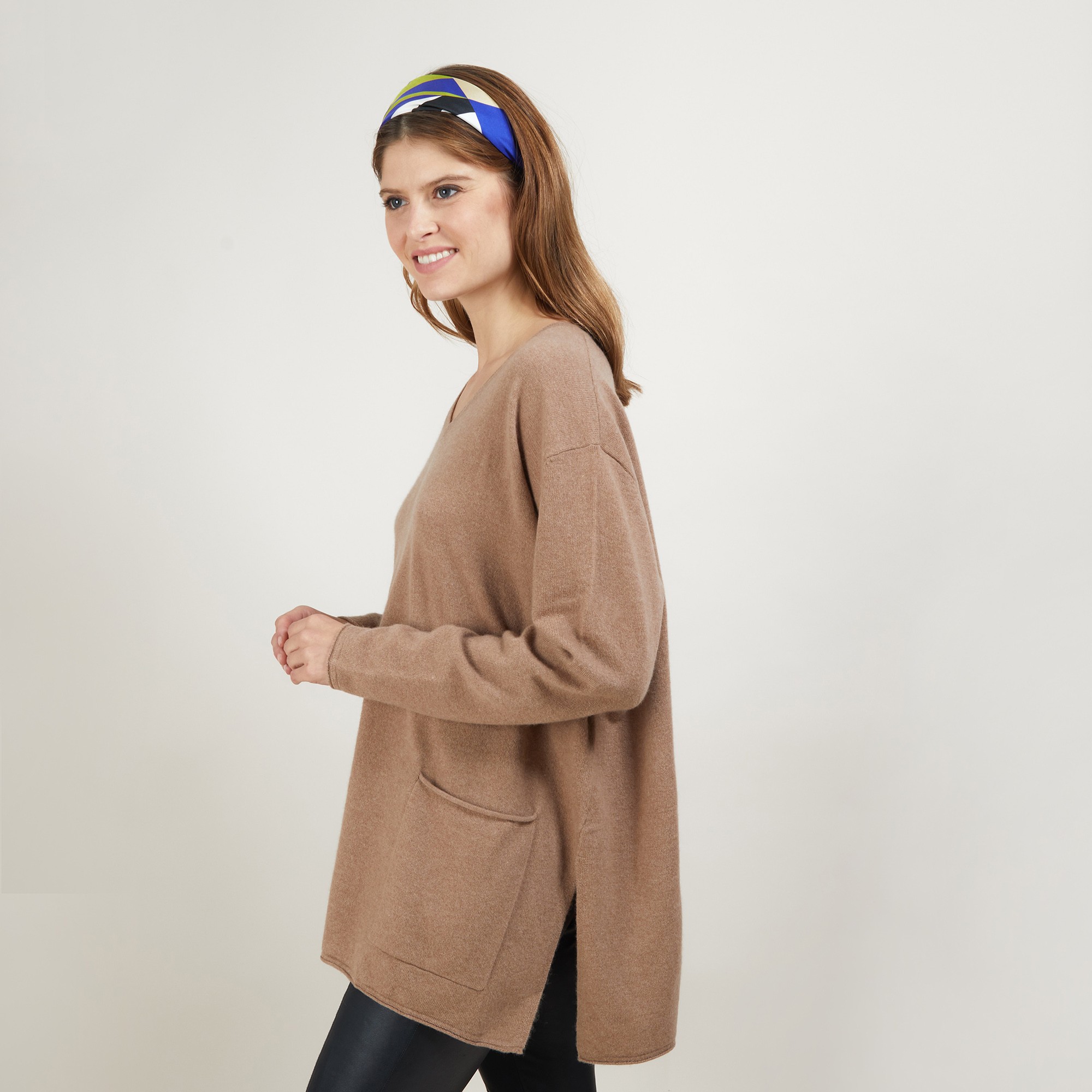 Loose V-neck cashmere sweater - Belinda