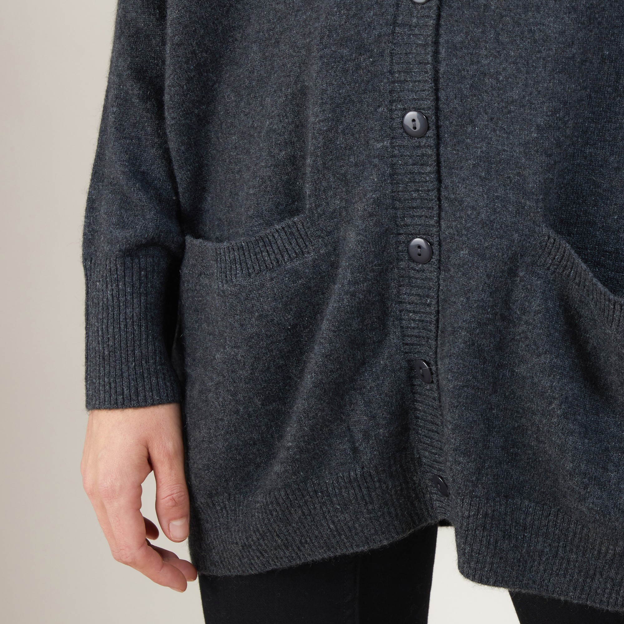 Long cardigan à poches en cachemire - Blush 7040 marine - 05 Bleu marine