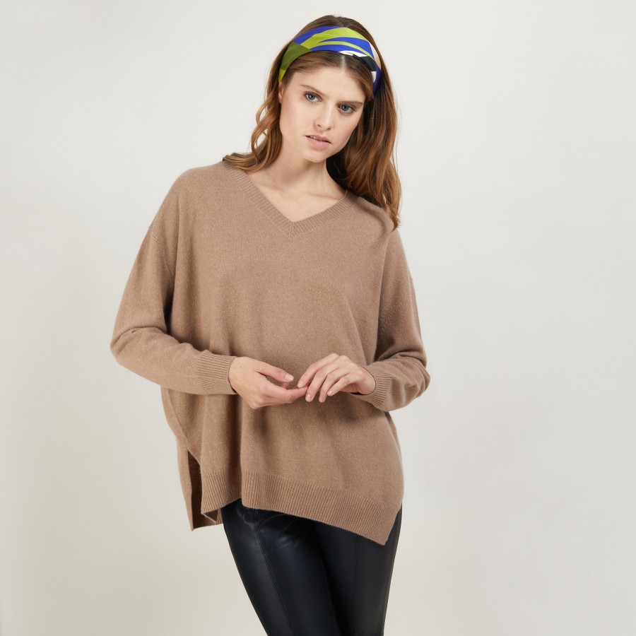 V-neck cashmere sweater with slits - Brendao