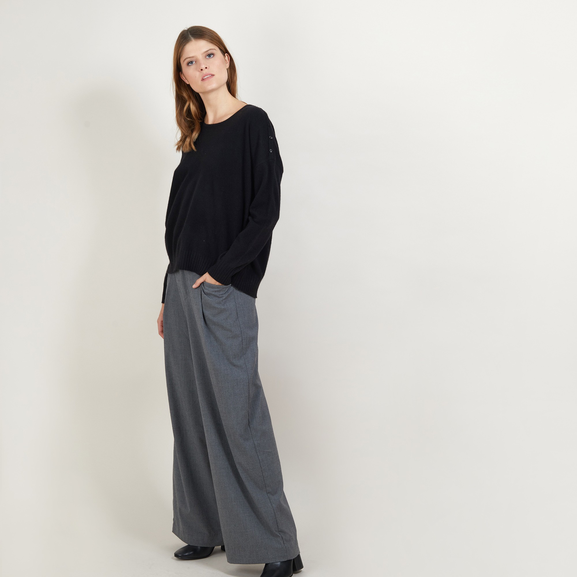 Pull ample en cachemire boutons épaule - Brook 7010 noir - 01 Noir