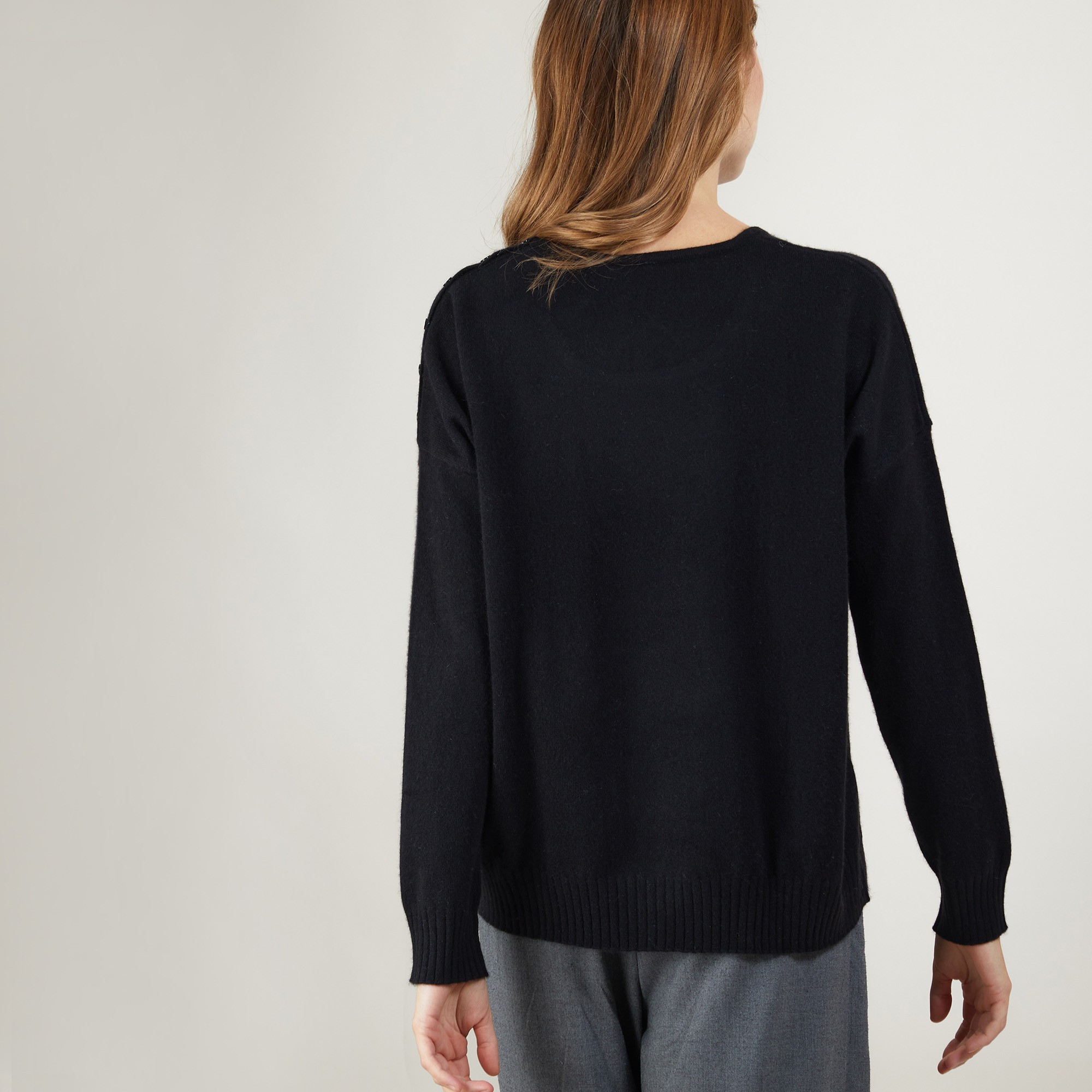 Pull ample en cachemire boutons épaule - Brook 7010 noir - 01 Noir