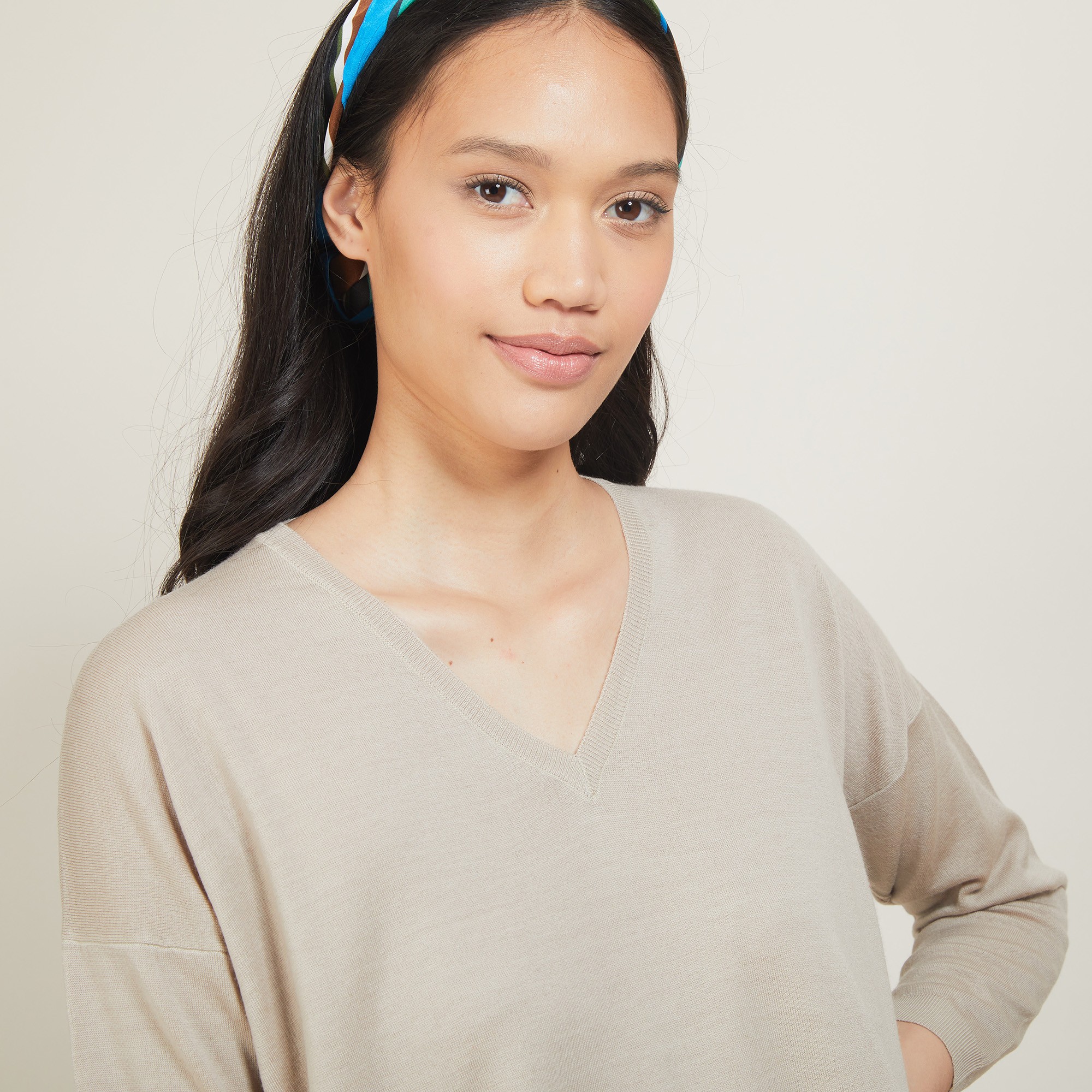 Pull à fentes col v en laine - Bernice 7001 dune - 13 Beige moyen