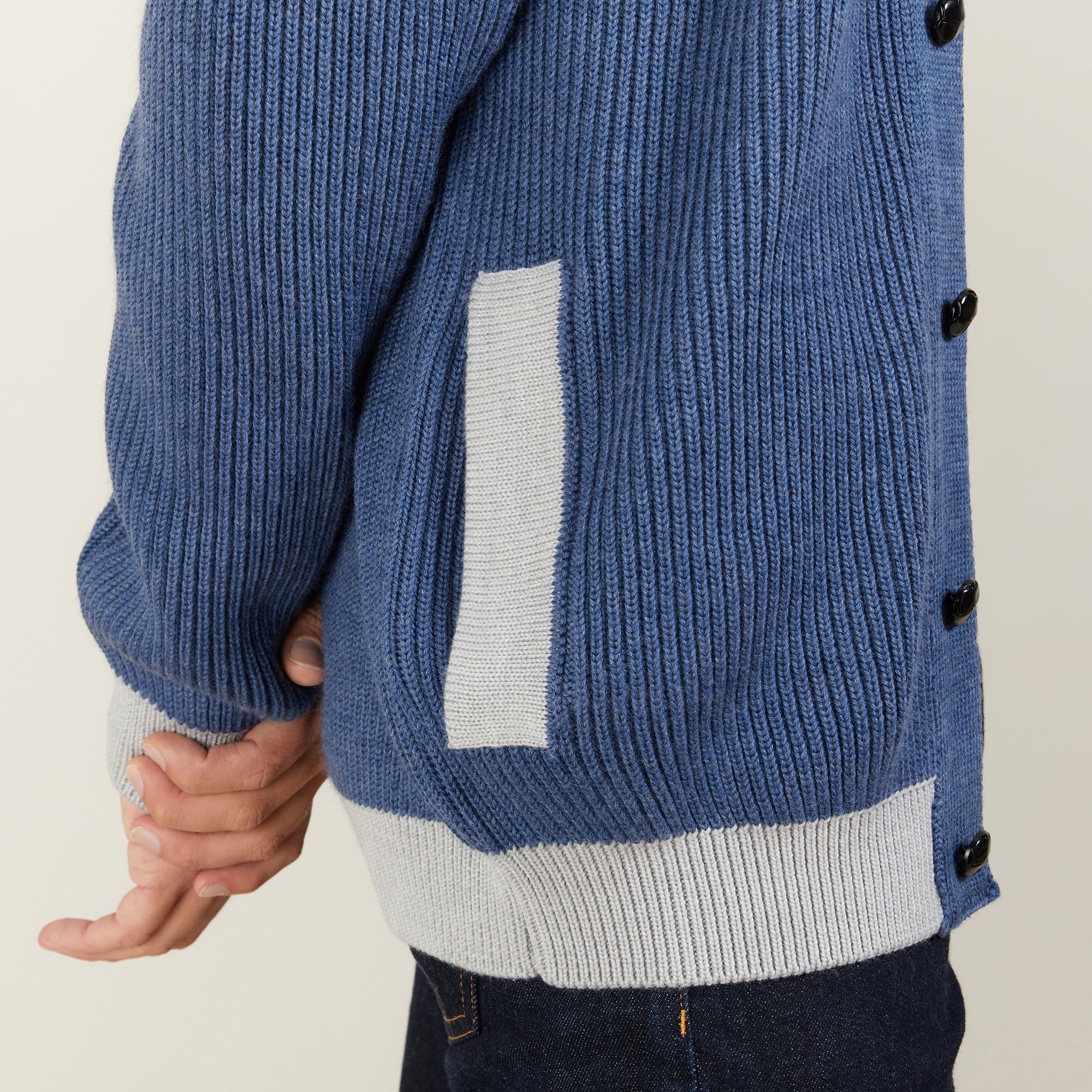 Cardigan bicolore boutonné en laine - Loveo 7158 vapeur/baltique - 06 Bleu moyen