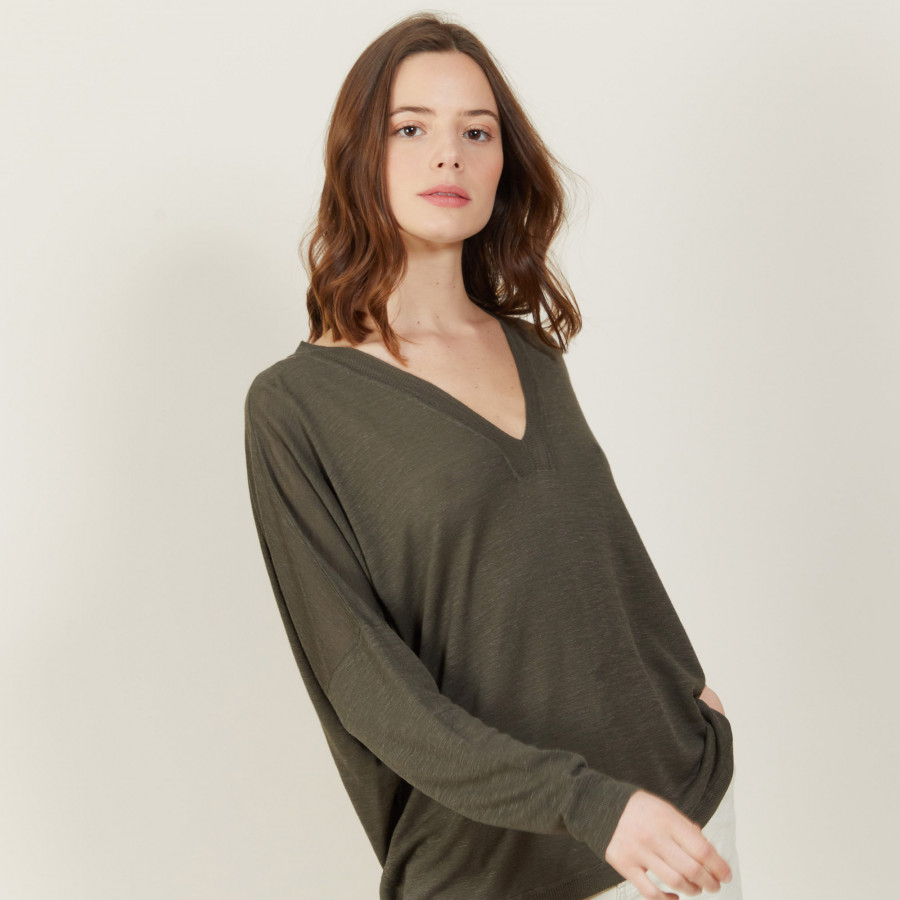 Camiseta de linho com decote largo e corte em V - Beja