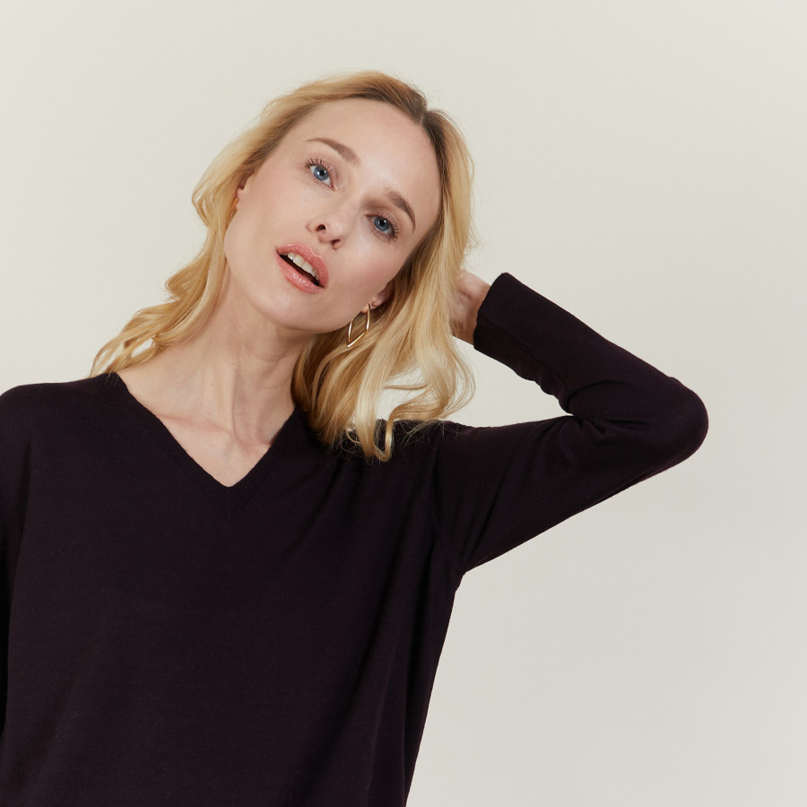 V-neck pullover made of wool Cité 