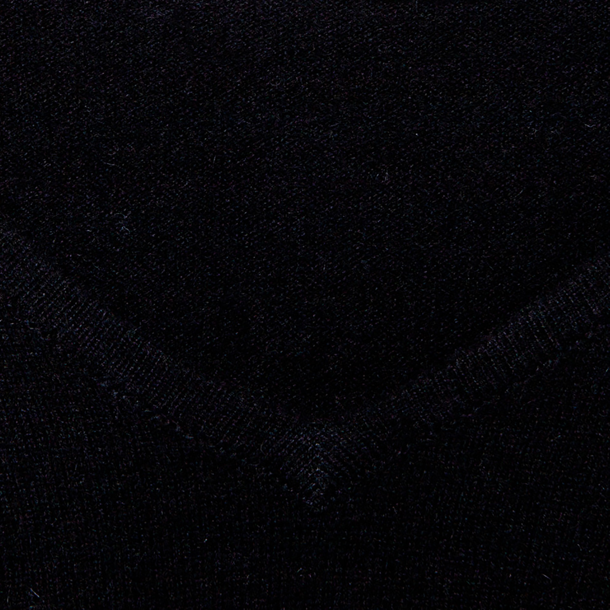 Pull col V en cachemire intemporel - Eniva 6310 noir - 01 Noir