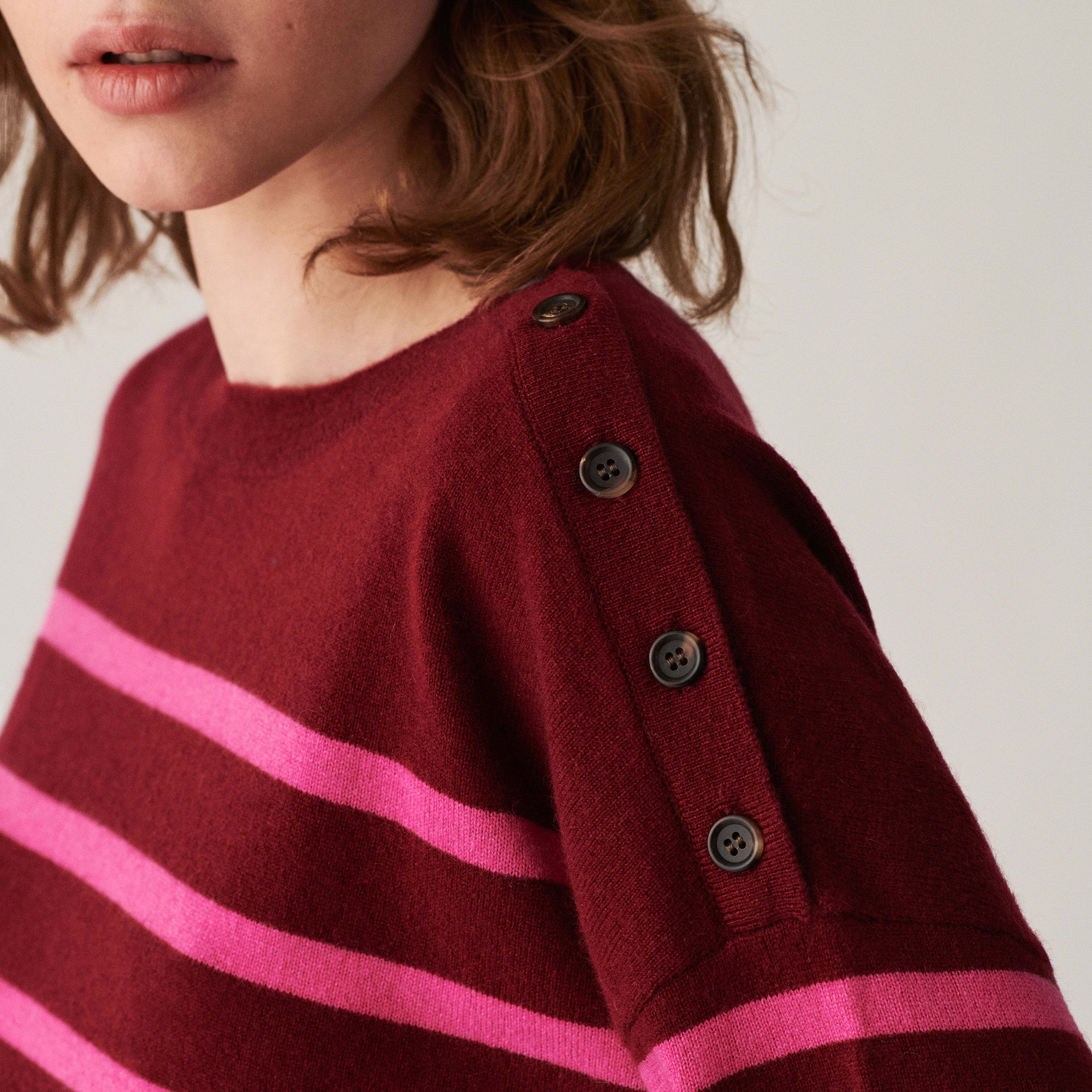 Pull boutonné à col rond bicolore en cachemire - Dalton 7515 griotte/fushia - 51 Bordeaux