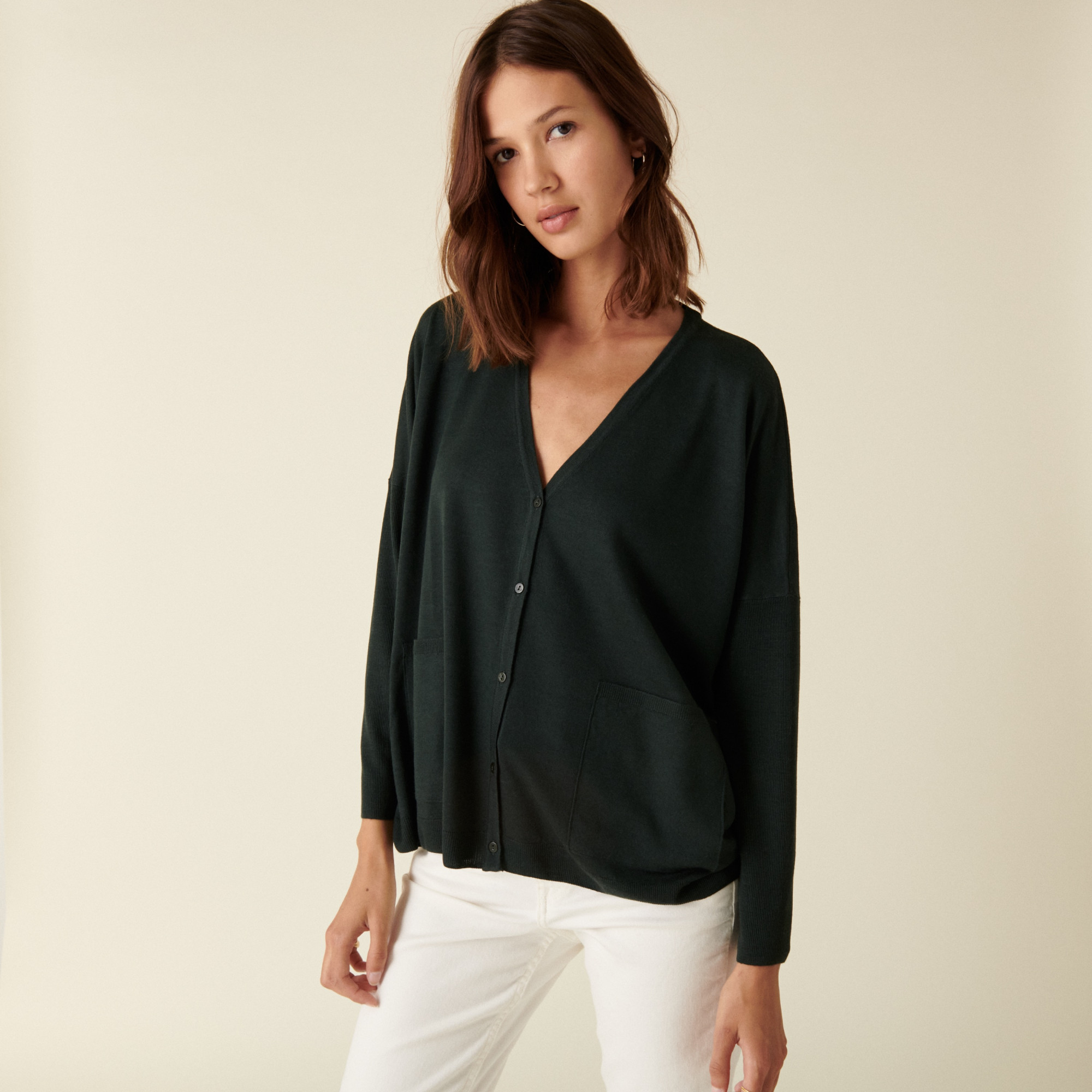 Cardigan boutonné à poches en laine mérinos - Ava 7451 bronze - 83 Kaki