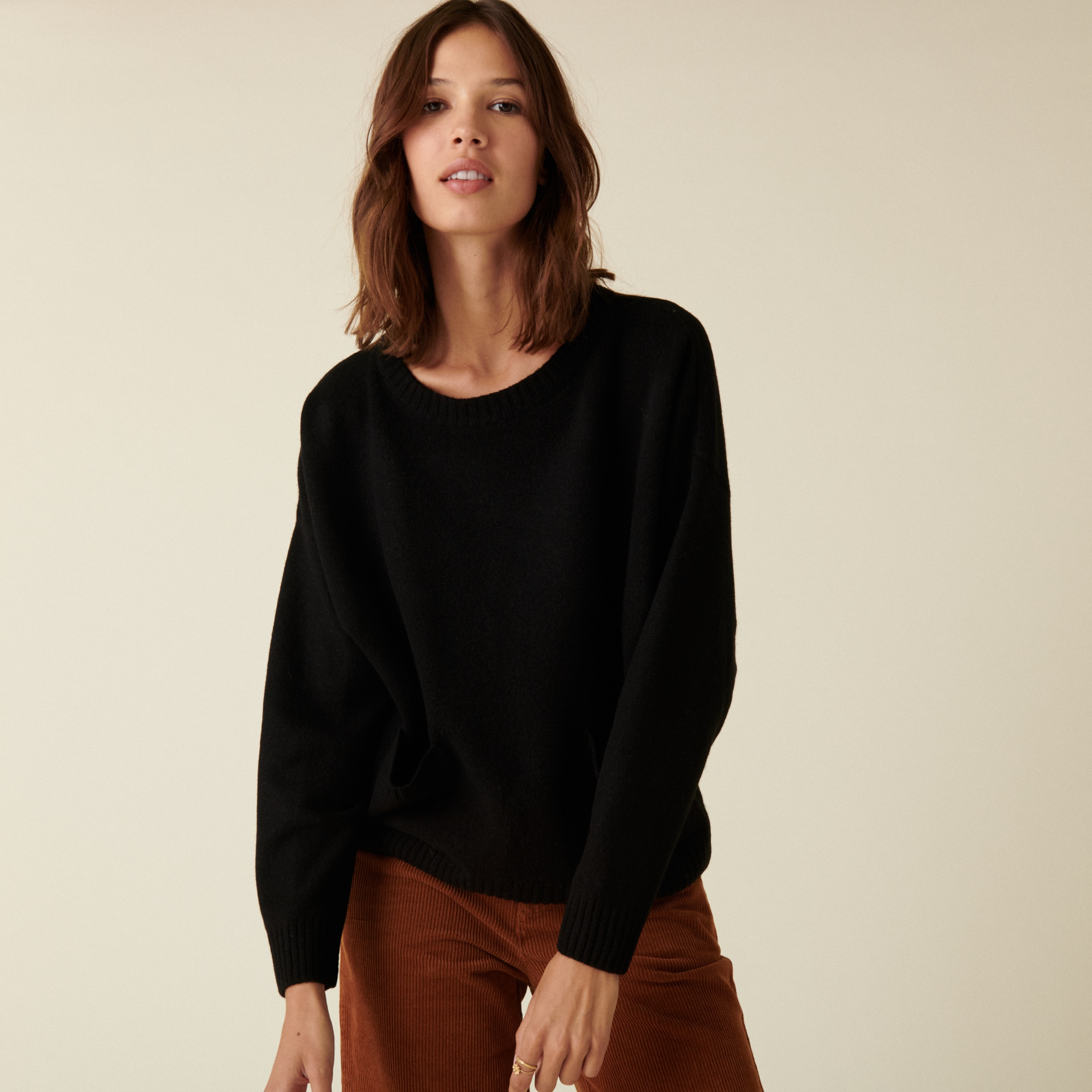 Pull ample en cachemire recyclé à poches - Davina 7410 noir - 01 Noir