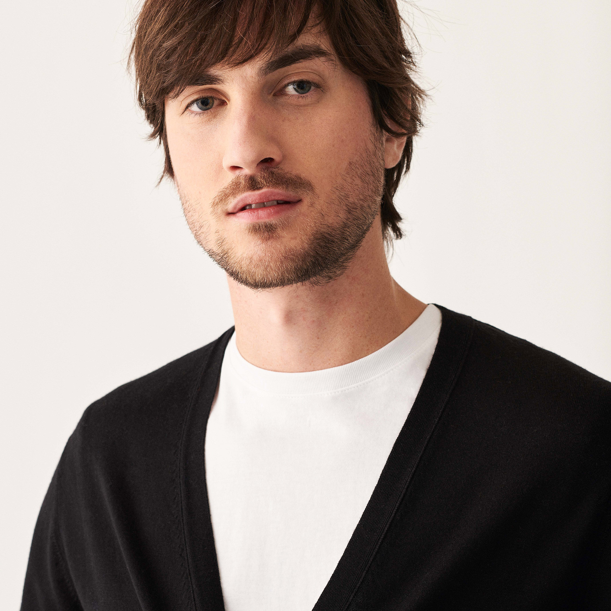 Gilet boutonné avec logo en laine mérinos - Etienne 7410 Noir - 01 Noir