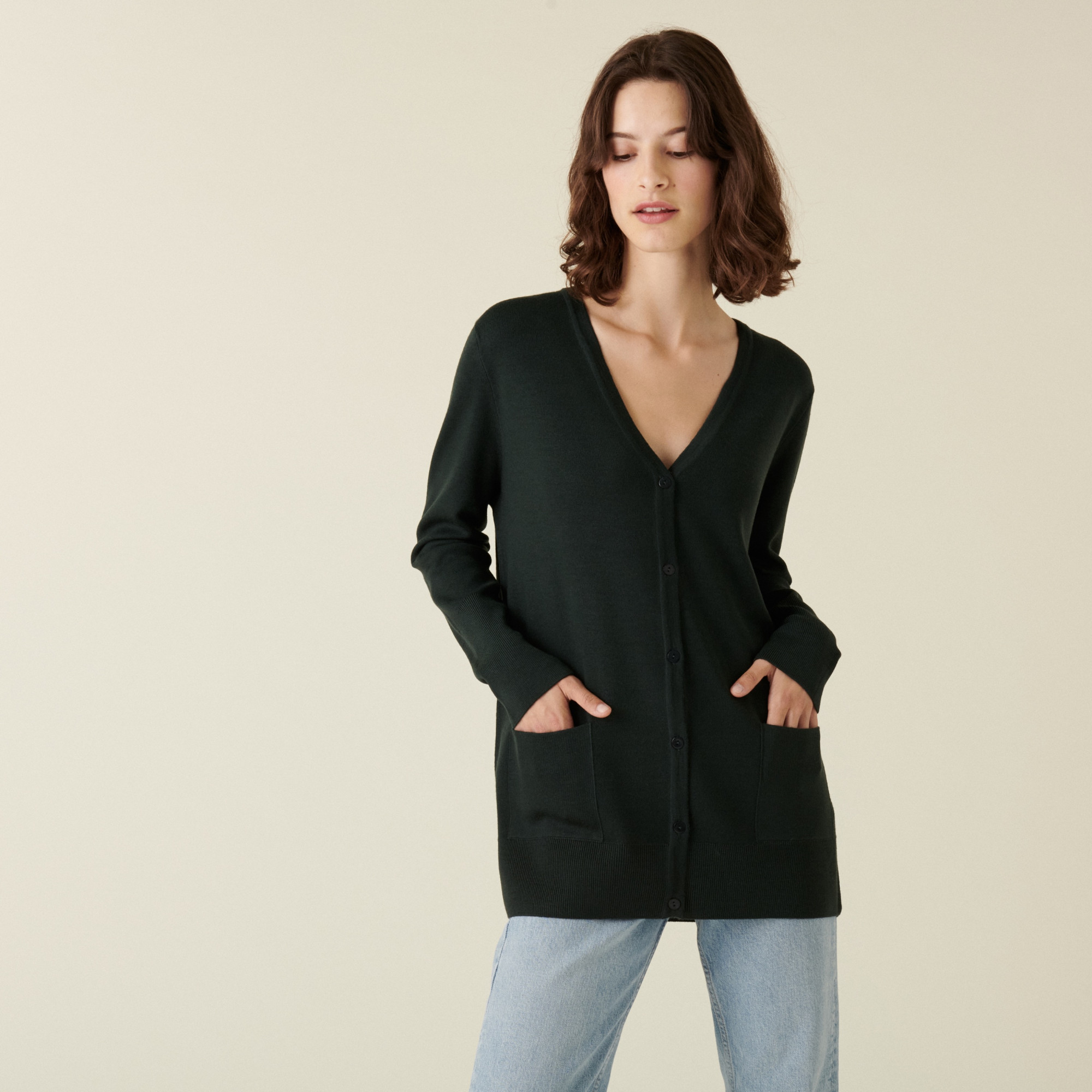 Long cardigan boutonné col V en laine mérinos - Alister 7451 bronze - 83 Kaki