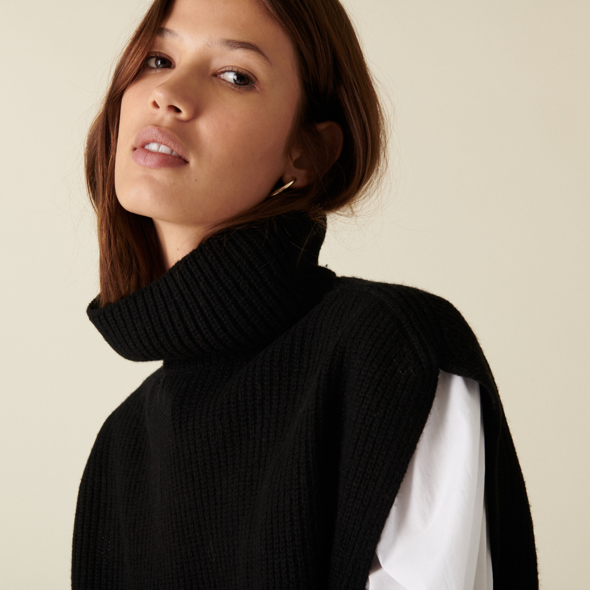 Pull col roulé sans manches en cachemire recyclé - Dalya 7410 noir - 01 Noir