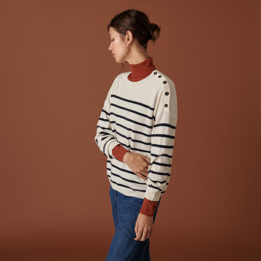 Suéter de cashmere bicolor com gola redonda e botões - Dalton