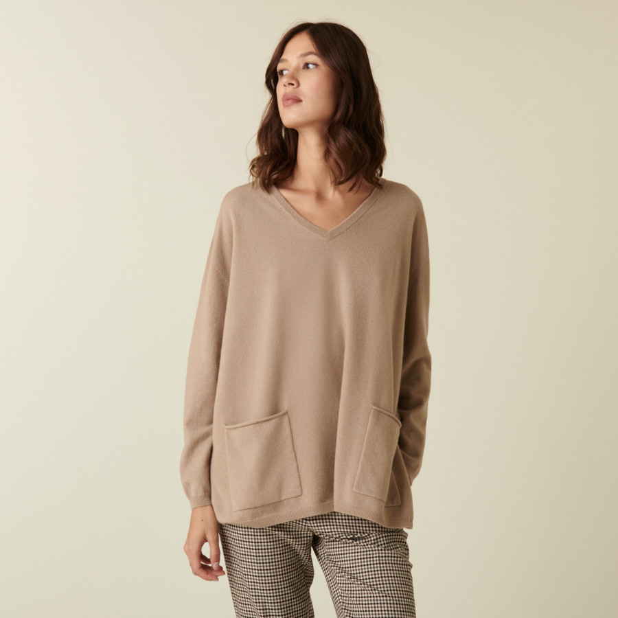 V-neck cashmere sweater with side slits - Accacia
