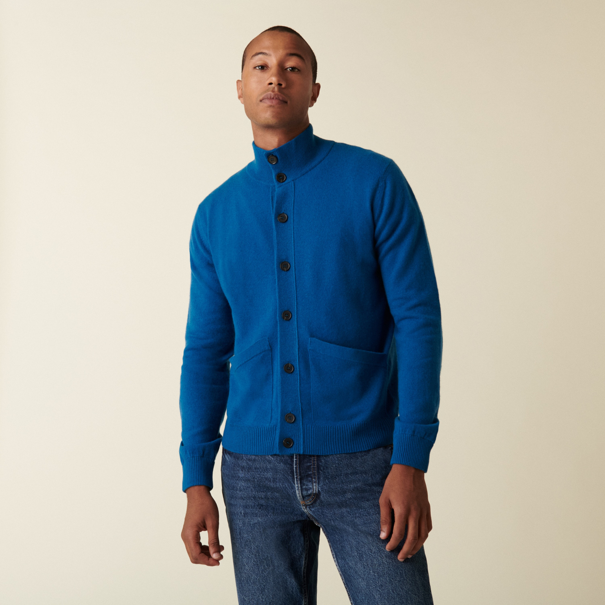 Gilet en cachemire boutonné à poches - Erwan 7443 PAON - 06 Bleu Moyen