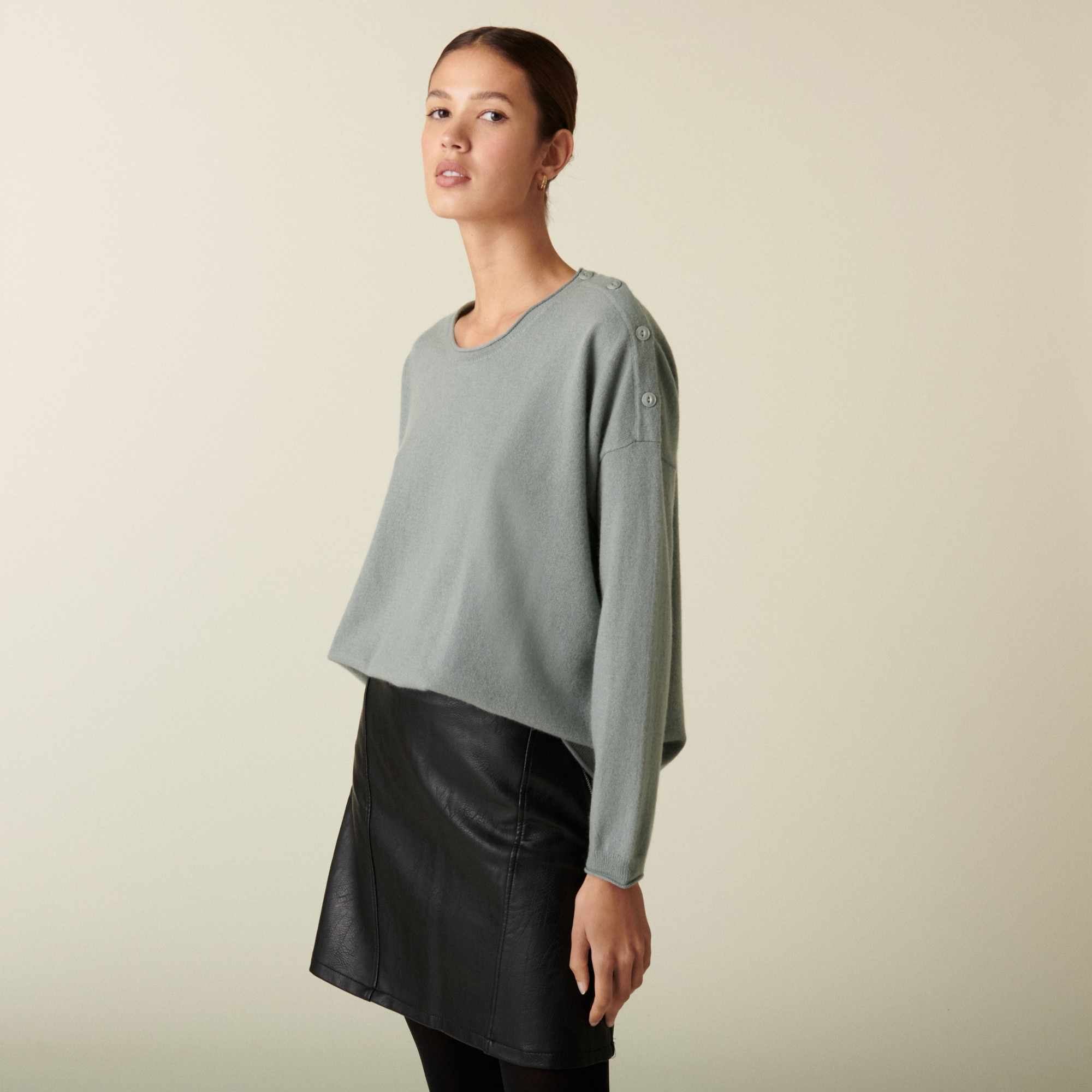 Pull ample boutonné à col rond en cachemire - Acene 7452 amande - 94 Vert amande
