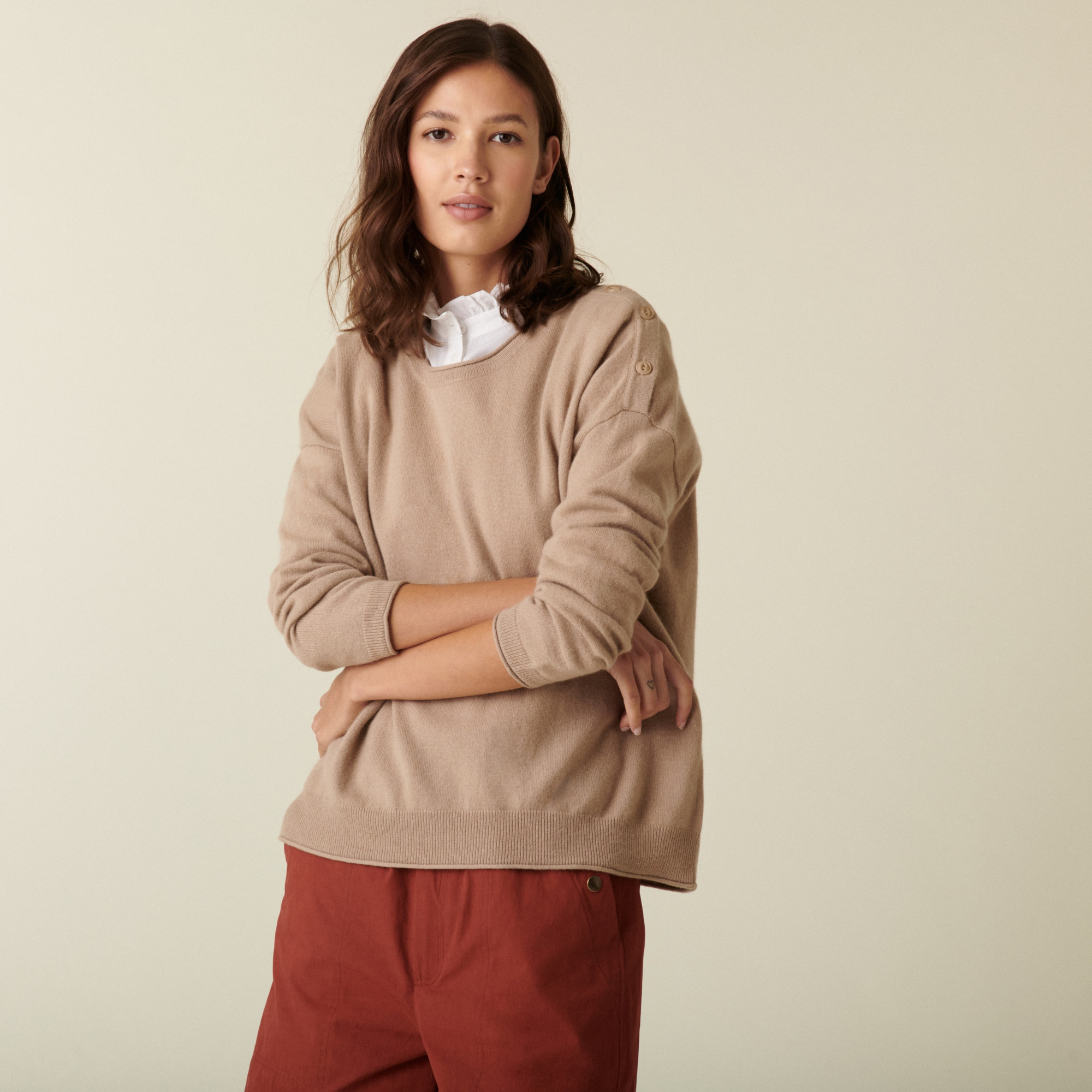 Pull ample boutonné à col rond en cachemire - Acene 7404 sable - 13 Beige moyen