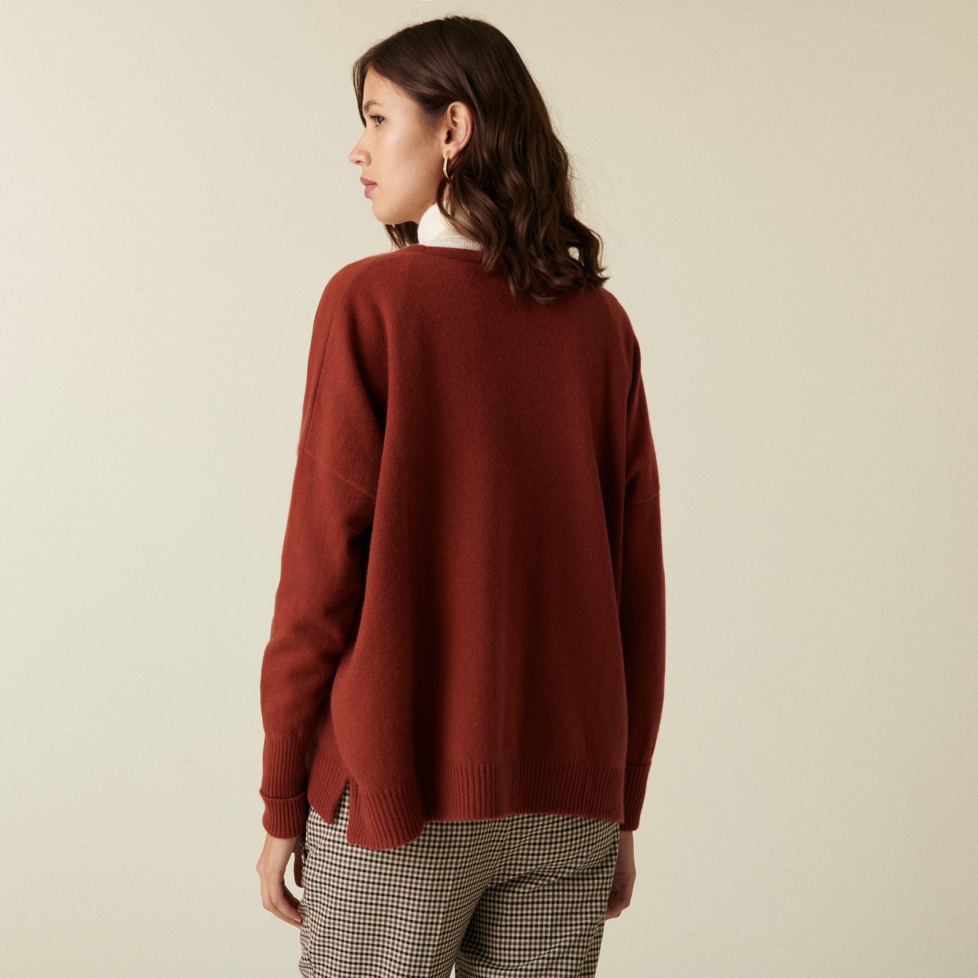 Buttoned V-neck cardigan with cashmere pockets - Achille