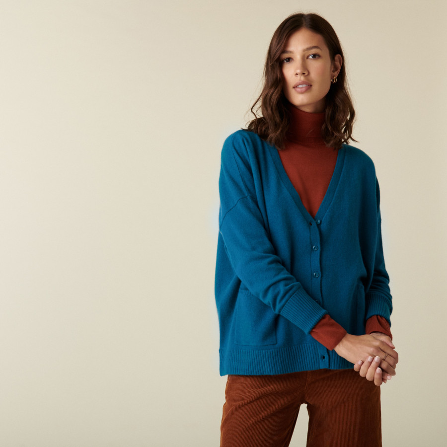 Buttoned V-neck cardigan with cashmere pockets - Achilla