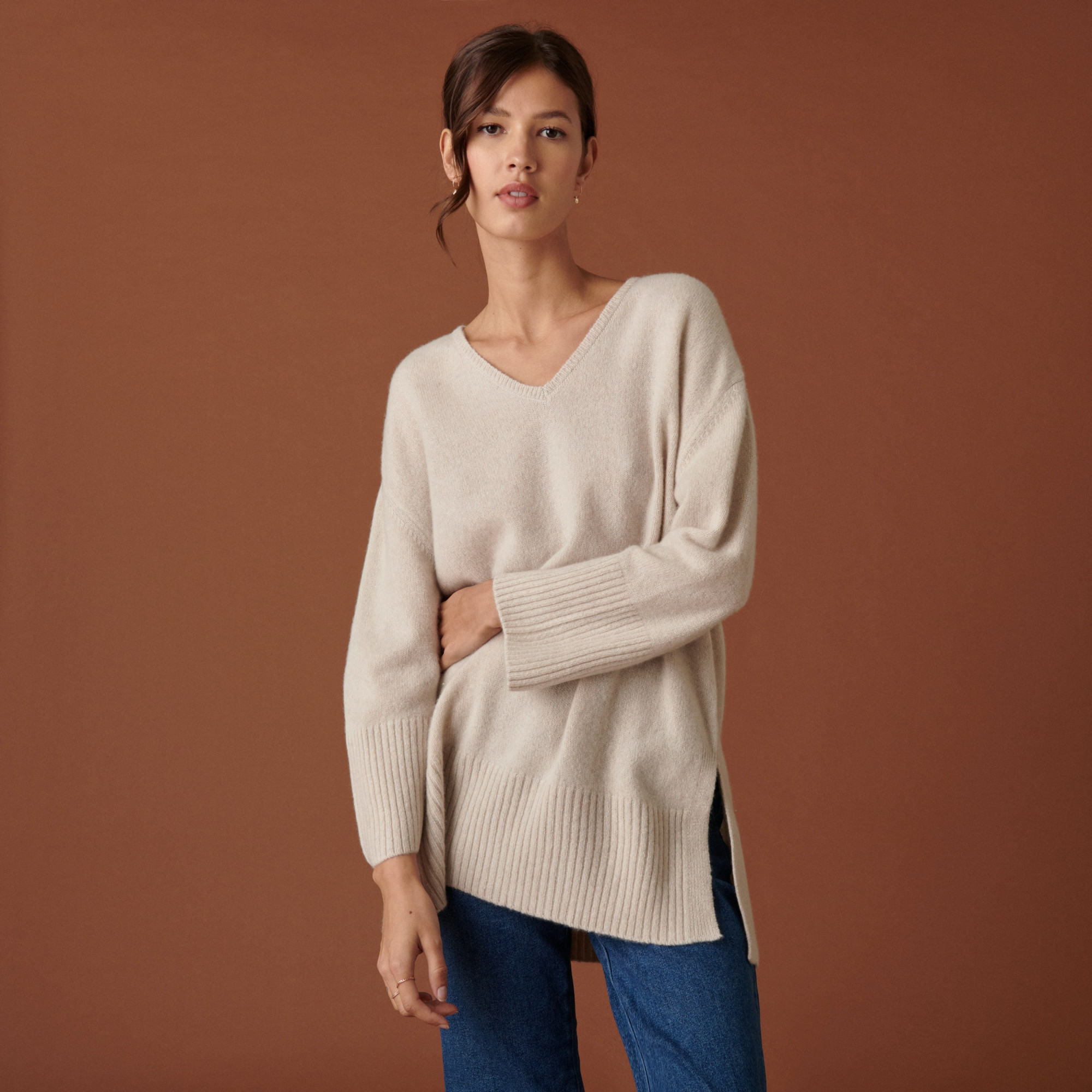 Pull ample à fentes en cachemire et laine recyclés - Darius 7403 ecru - 82 Ecru