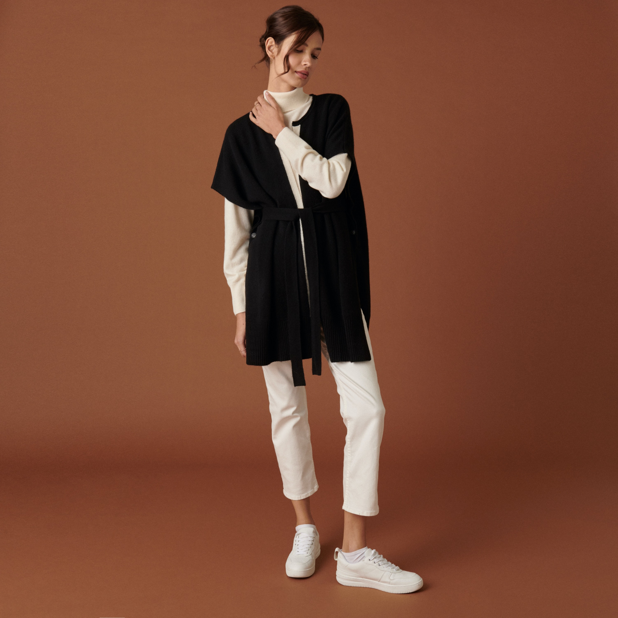 Cape sans manches en cachemire - Clarisse 7596 noir/ecru - 01 Noir