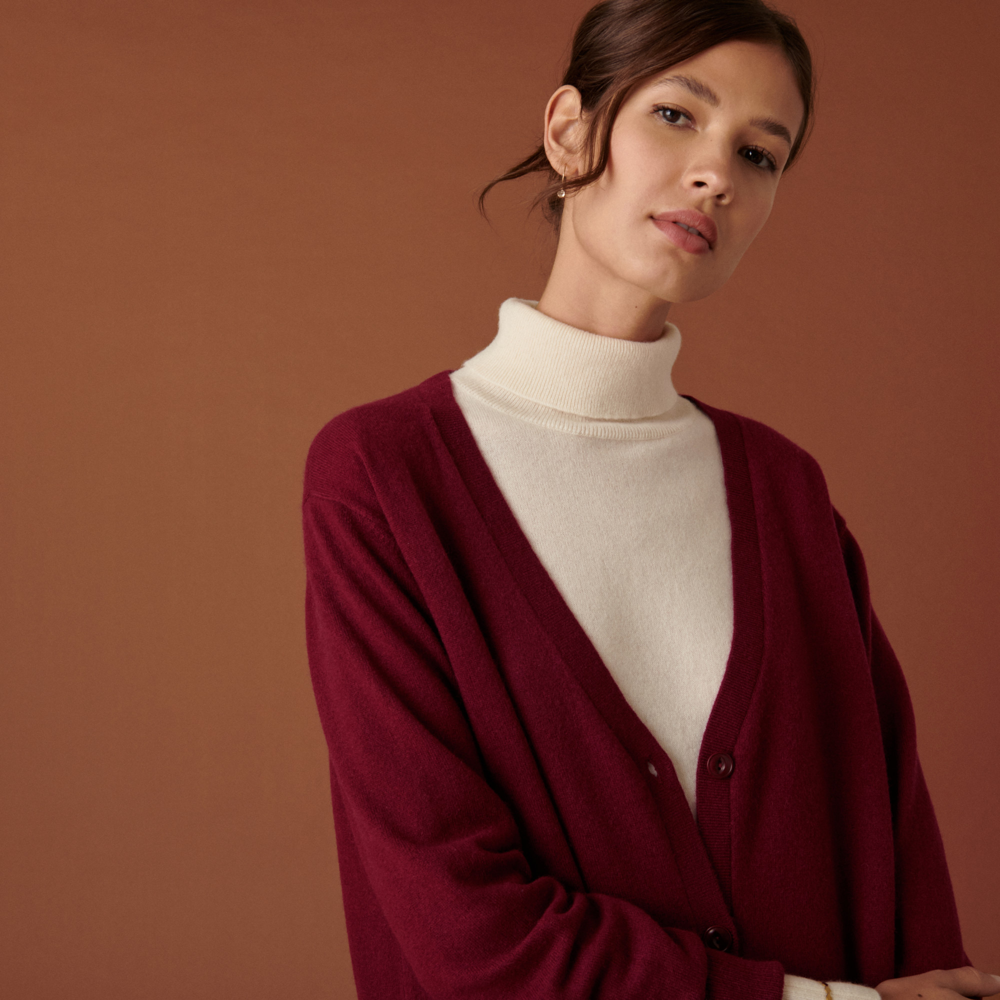 Long cardigan col V en cachemire à fentes et poches - Aden 7482 griotte - 51 Bordeaux