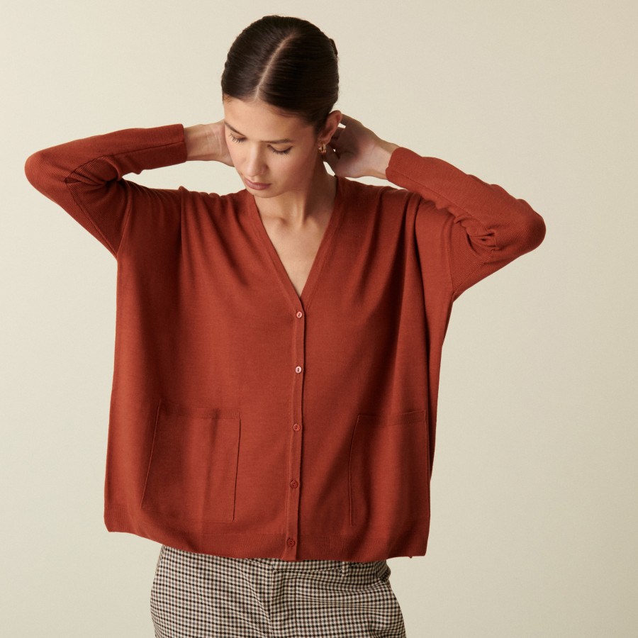 Cardigan de lã merino Ava com botões e bolsos - Ava