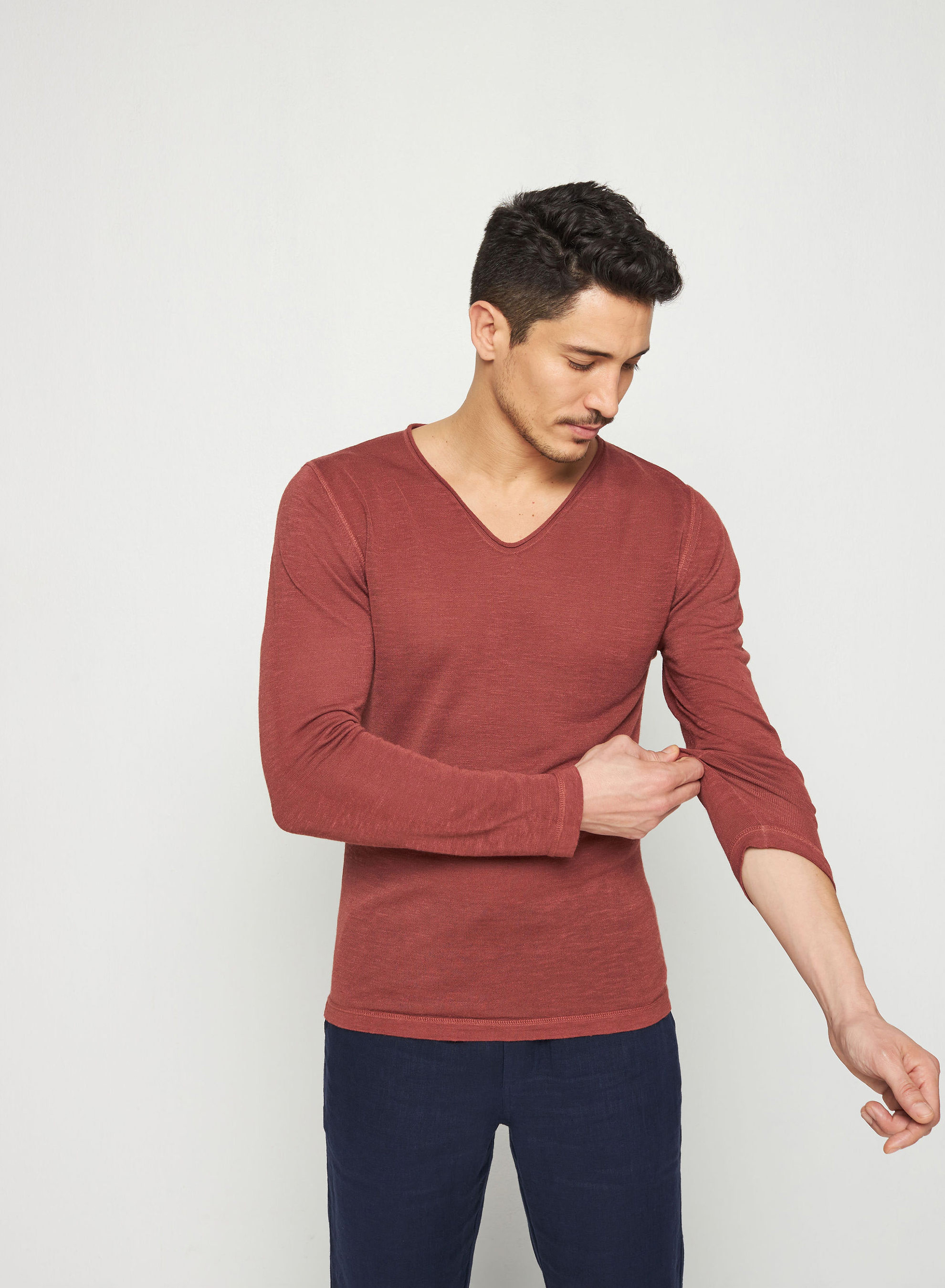 Slub linen and linen V-neck sweater -Blayne