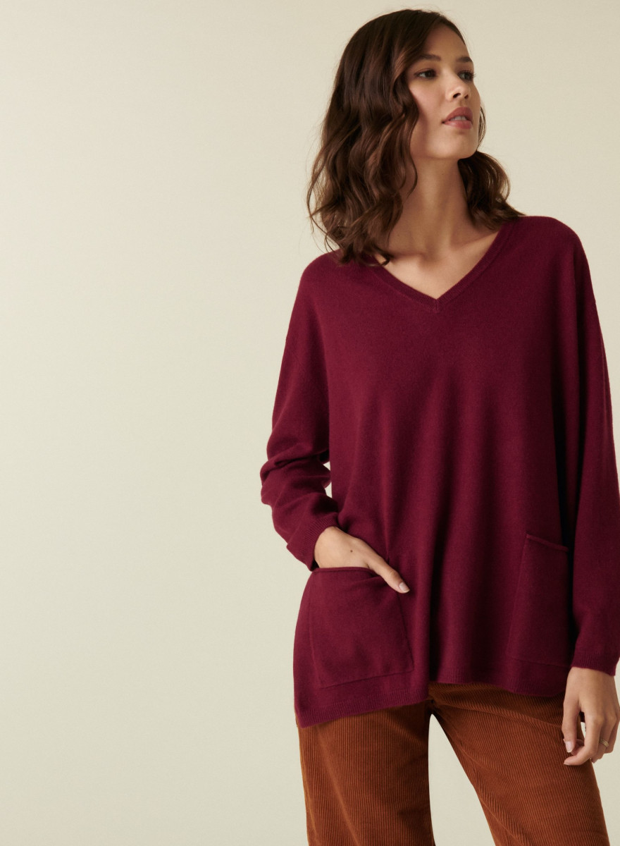 V-neck cashmere sweater with side slits - Accacia